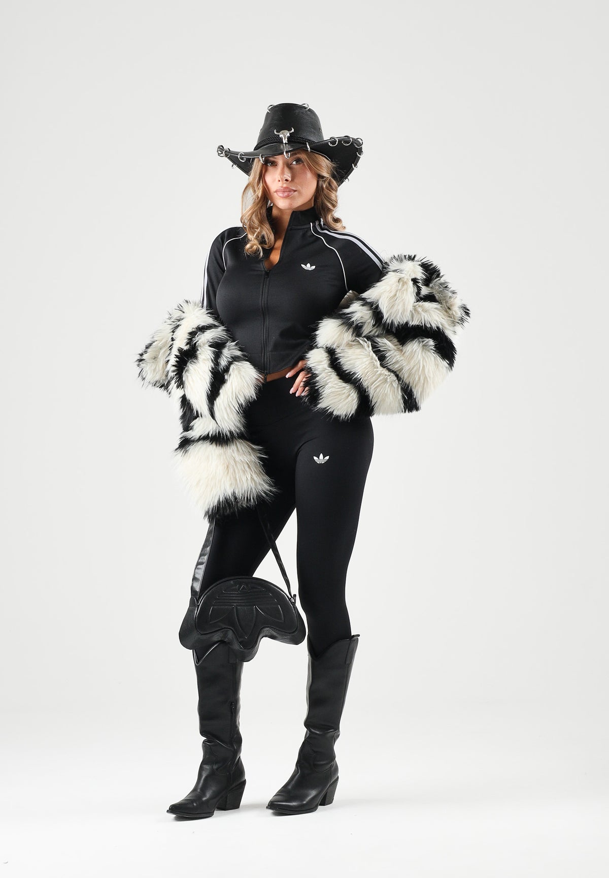 PATRIZIA PEPE Pelliccia ZEBRA FUR bianco e nero da donna con motivo animalier 2O0061E0015 J372 PATRIZIA PEPE