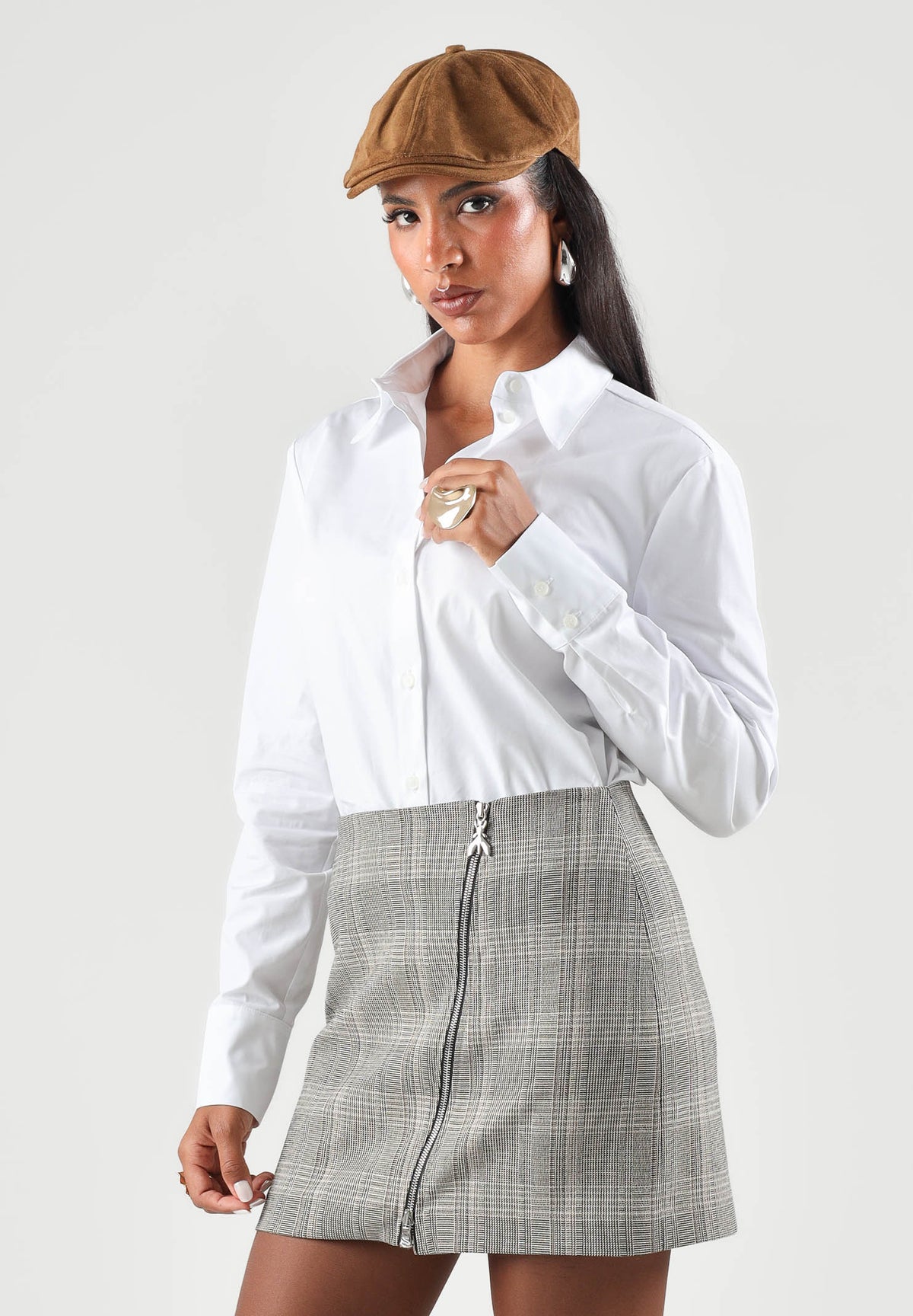 PATRIZIA PEPE Abito corto marrone da donna con camicia integrata e minigonna a portafoglio. 8A0417C8003 F603 PATRIZIA PEPE