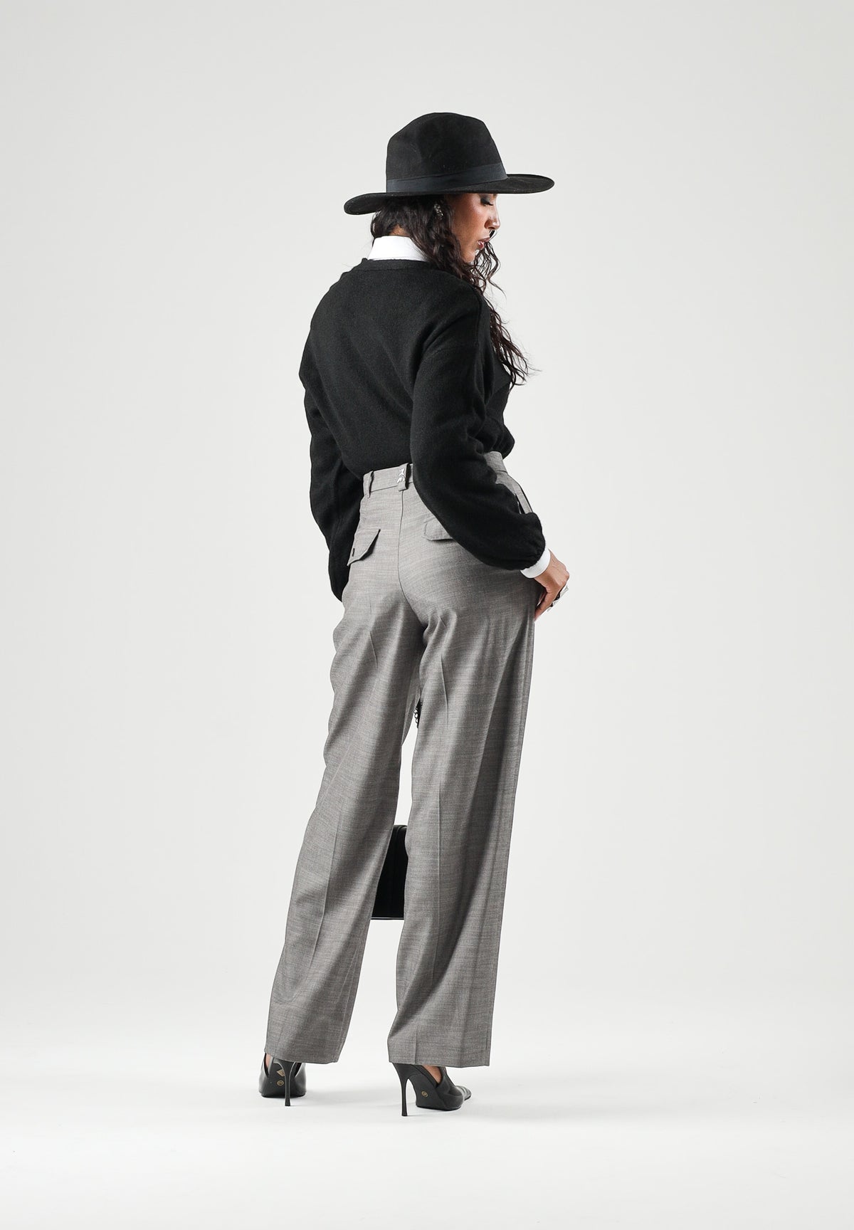 PATRIZIA PEPE Pantaloni eleganti gray flannel-grigio da donna con piega centrale stirata e chiusura nascosta. 8P0535C0250 S796 PATRIZIA PEPE