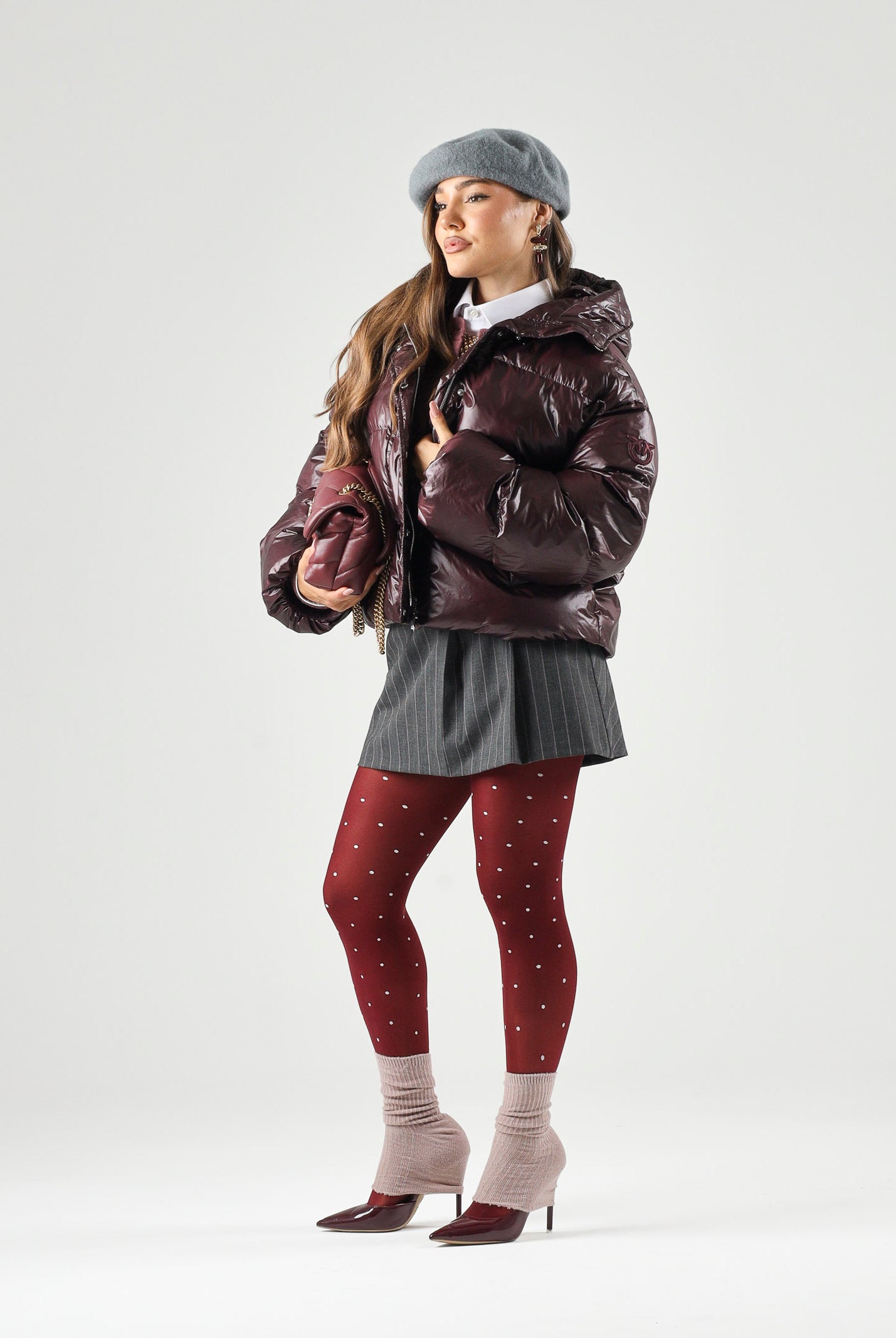 PINKO Piumino IMPASTO bordeaux scuro da donna con finitura semilucida e cappuccio avvolgente. 105656A3FI RR7 PINKO