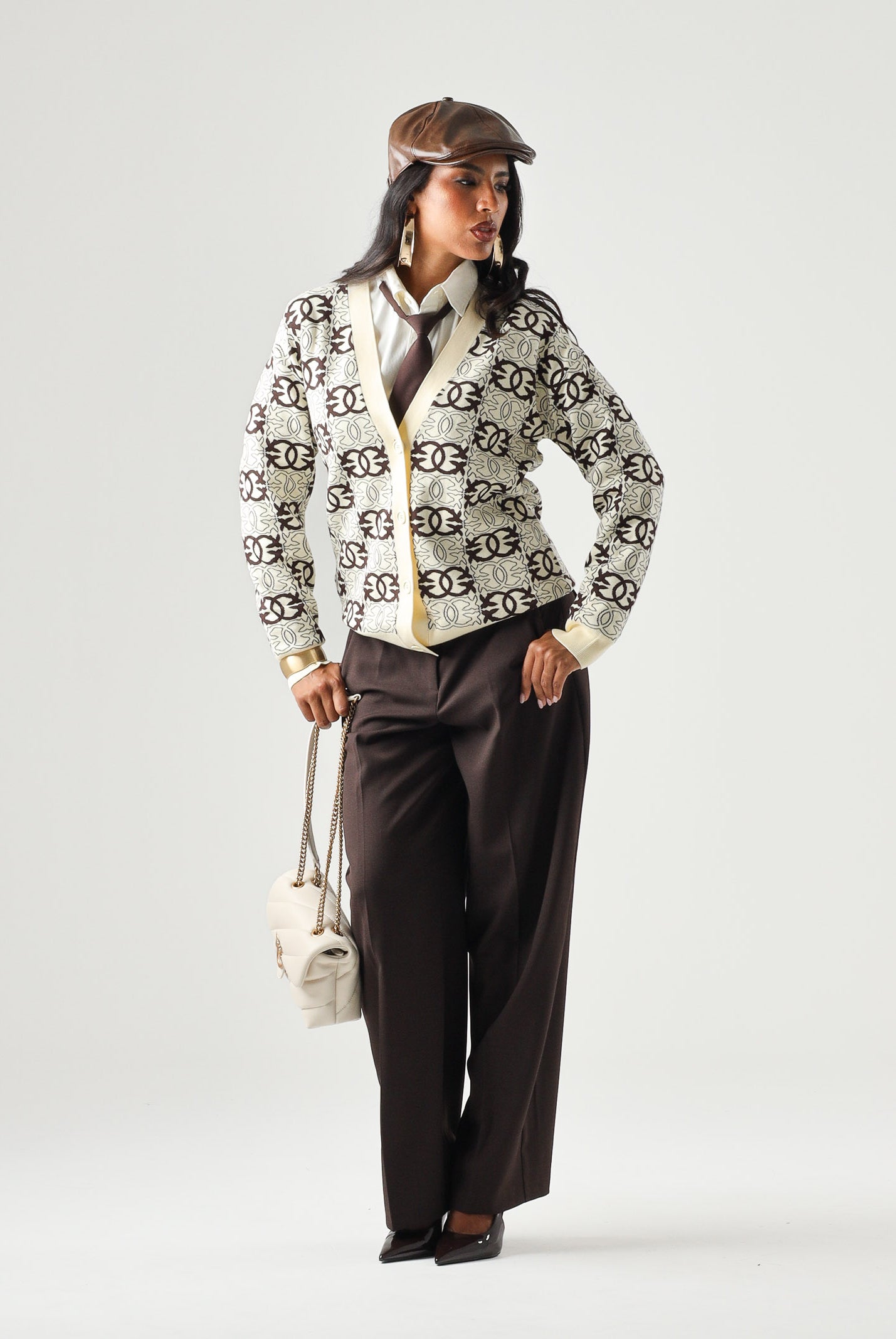 PINKO Cardigan HALG BREED beige e marrone da donna con motivo logo geometrico all over. 106042A2YD CL1 PINKO