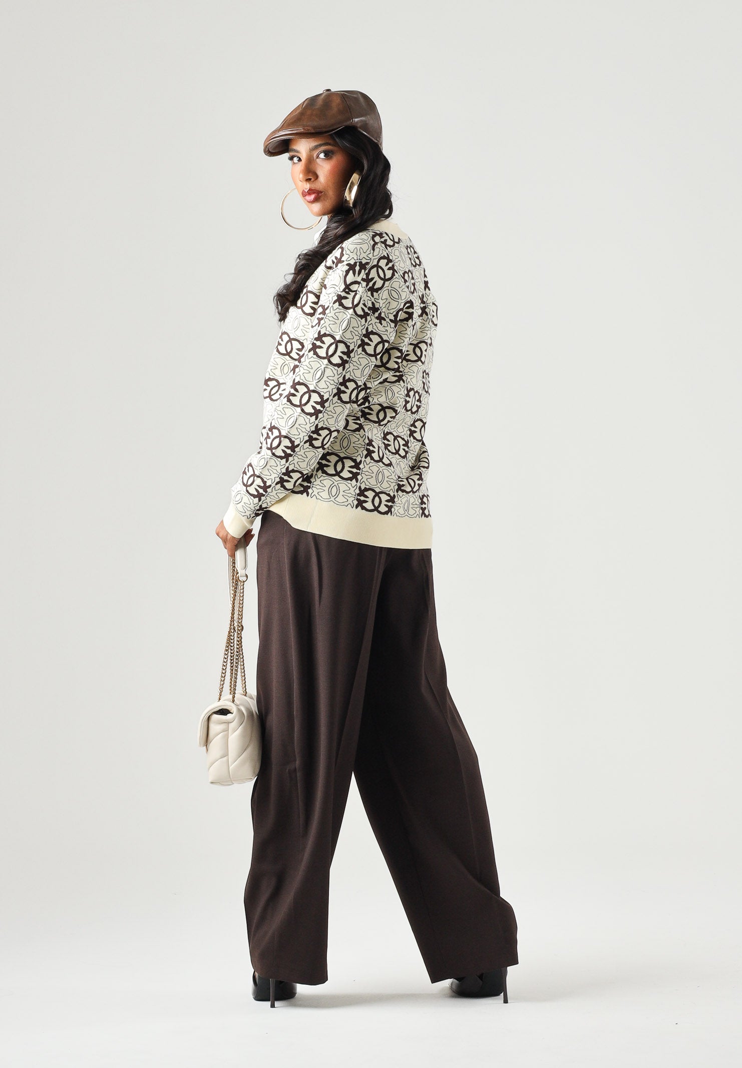 PINKO Cardigan HALG BREED beige e marrone da donna con motivo logo geometrico all over. 106042A2YD CL1 PINKO