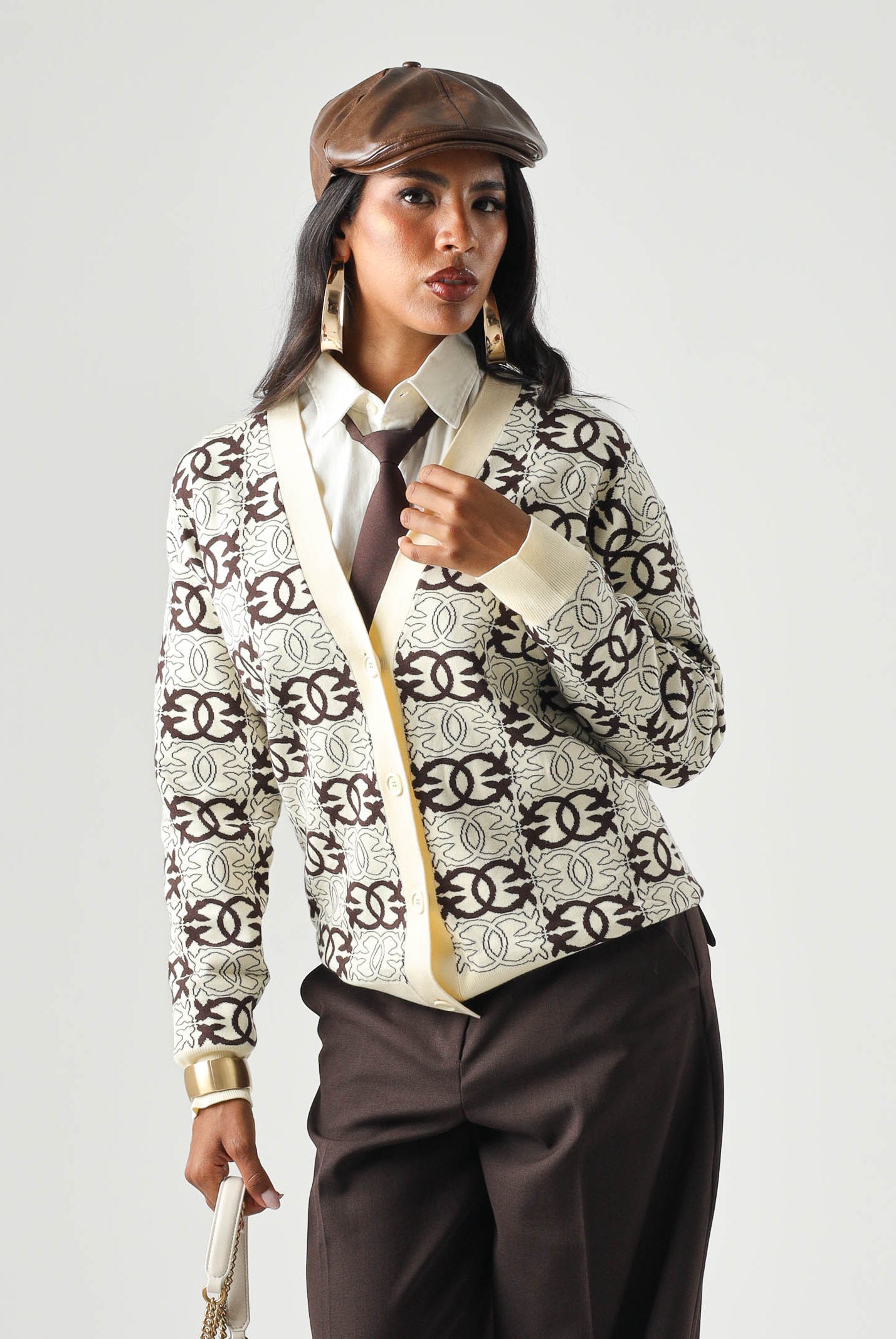 PINKO Cardigan HALG BREED beige e marrone da donna con motivo logo geometrico all over. 106042A2YD CL1 PINKO