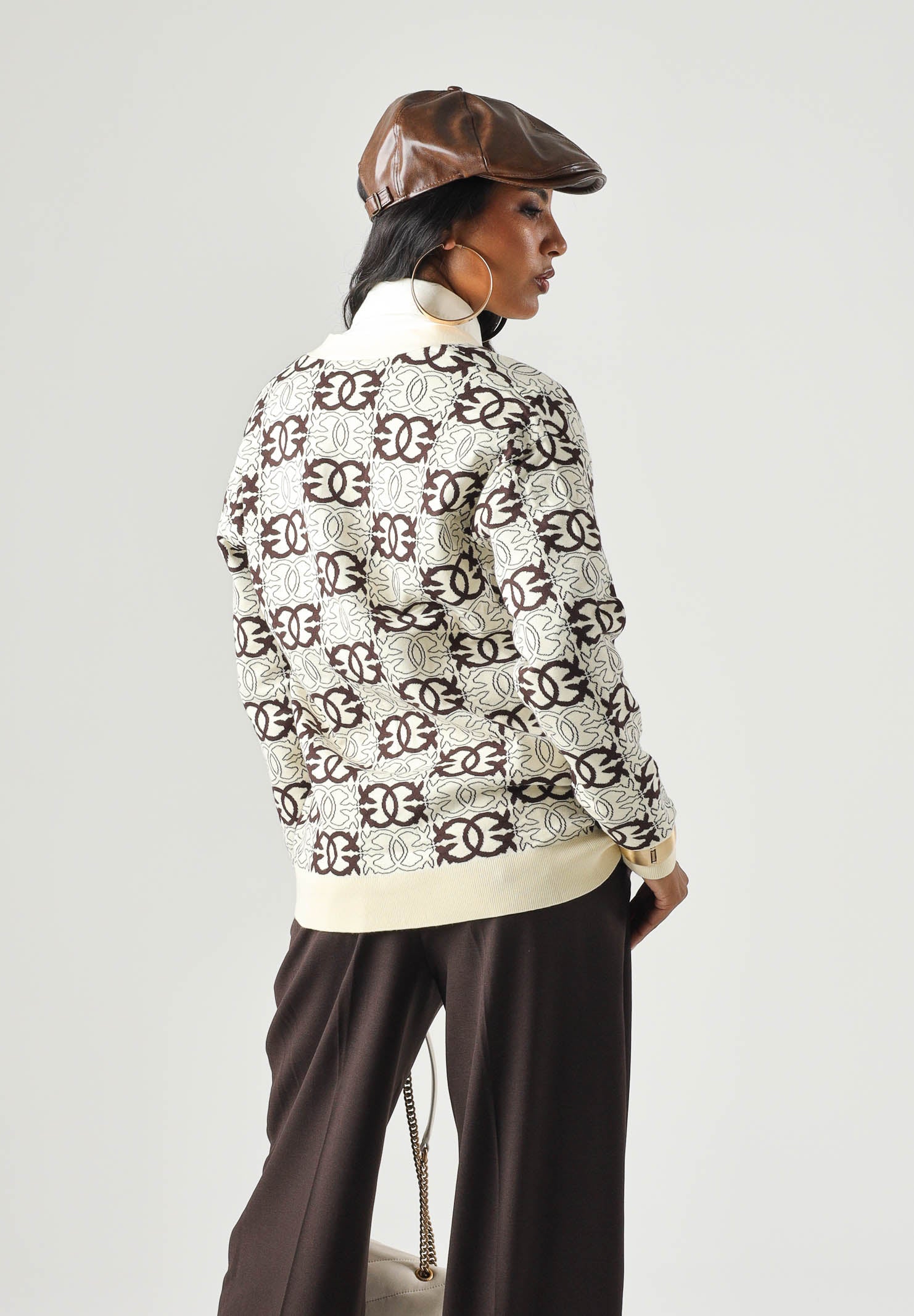 PINKO Cardigan HALG BREED beige e marrone da donna con motivo logo geometrico all over. 106042A2YD CL1 PINKO