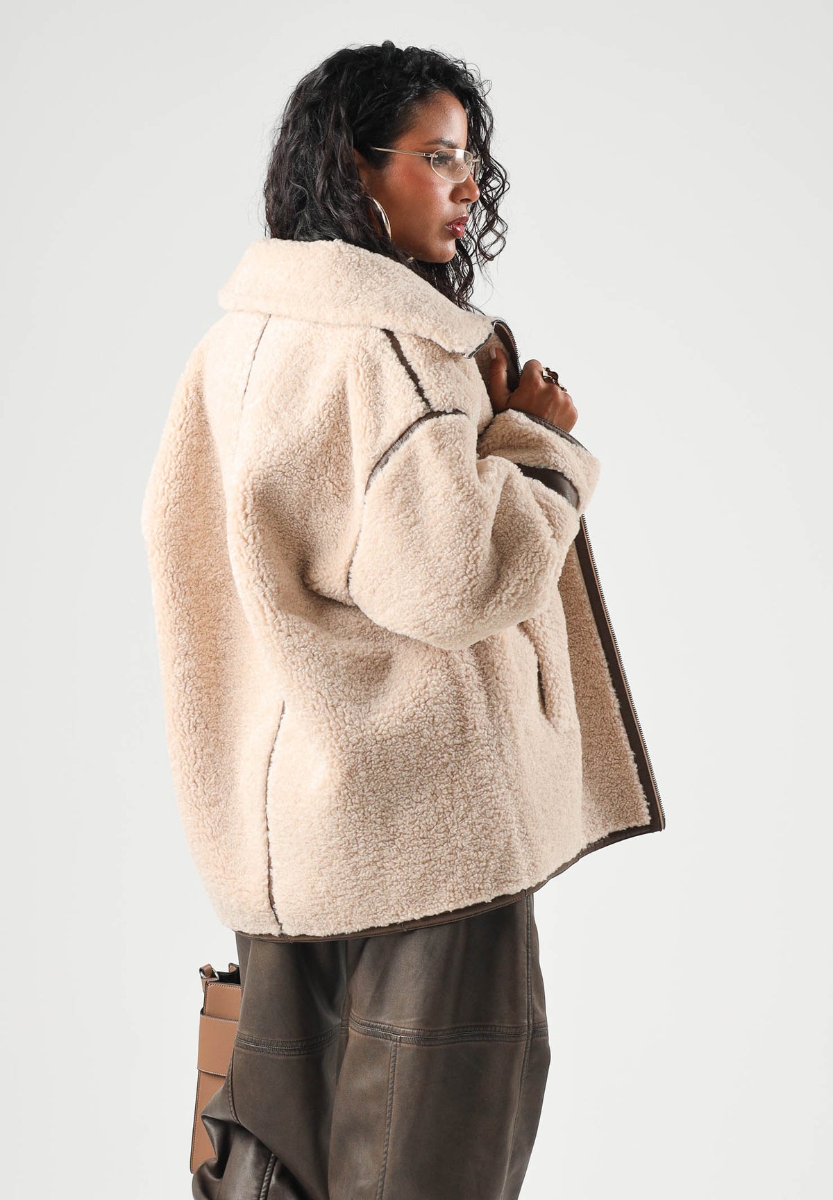 PINKO Montone CELOSIA PECAOAT marrone-beige da donna con colletto alto e chiusura frontale con zip. 107165A3FJ ZL3 PINKO