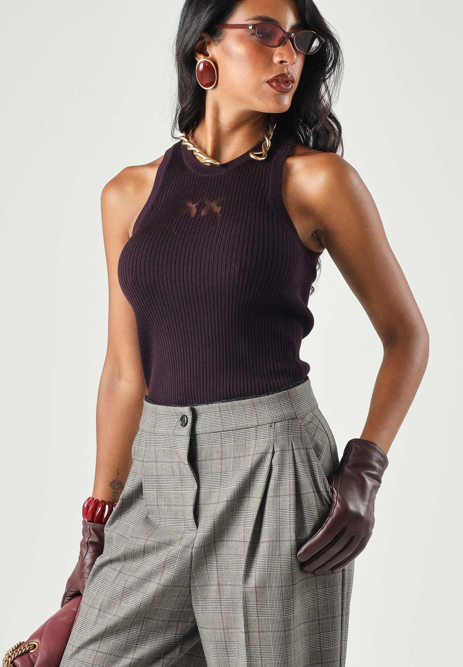 PINKO Top smanicato NEWCASTLE in maglia viola prugna, da donna con dettaglio logo frontale 107321A18M W63 PINKO