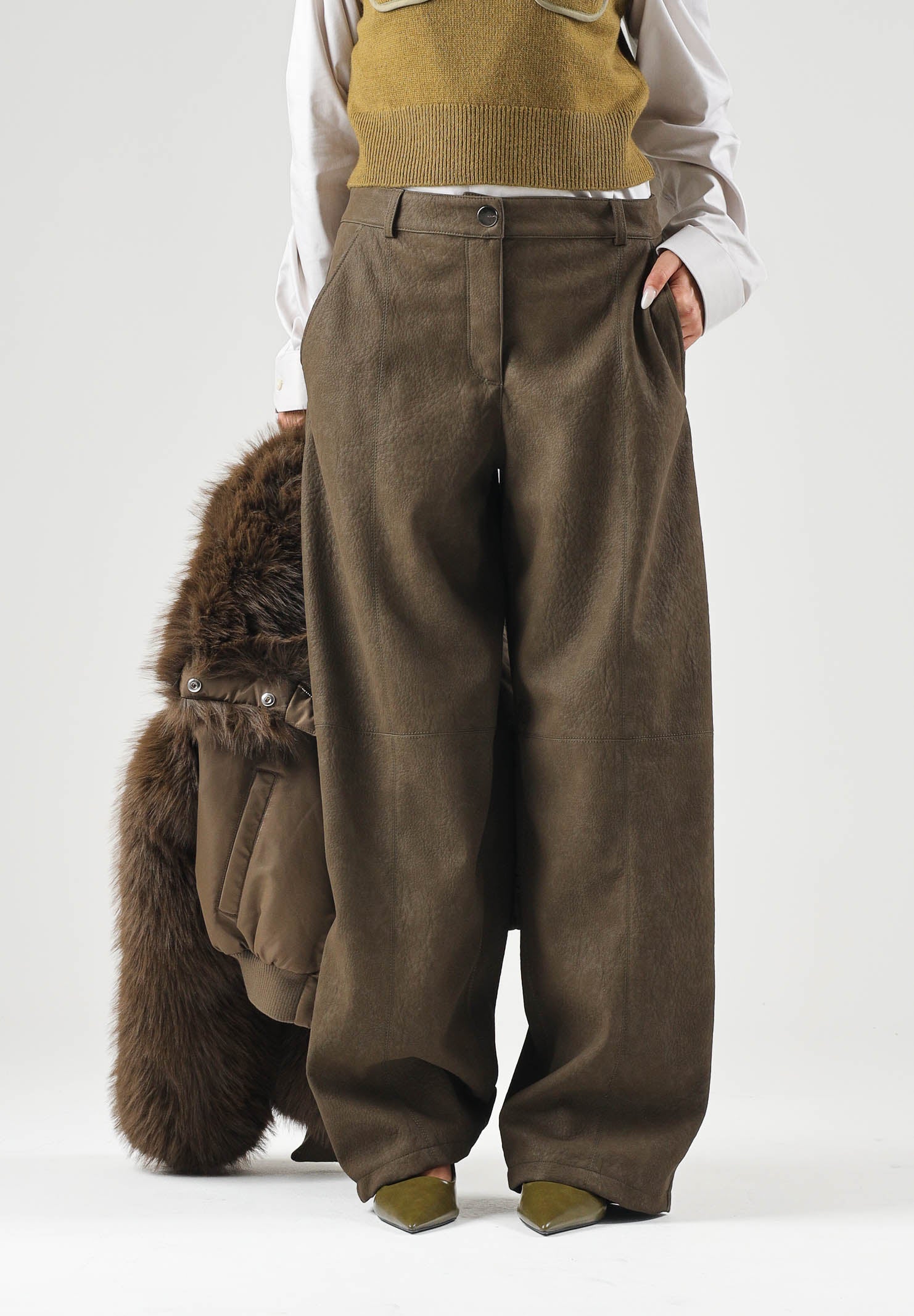 PINKO Pantalone BAROLO verde faggiano per donna con tasche e chiusura frontale con bottone. 107710A3MD X51 PINKO