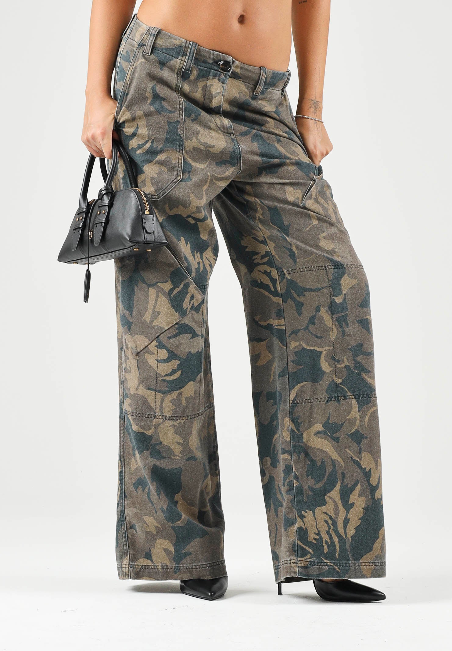 PINKO Jeans cargoHAIKU multicolor da donna con stampa camouflage floreale 107766A3NZ SD3 PINKO