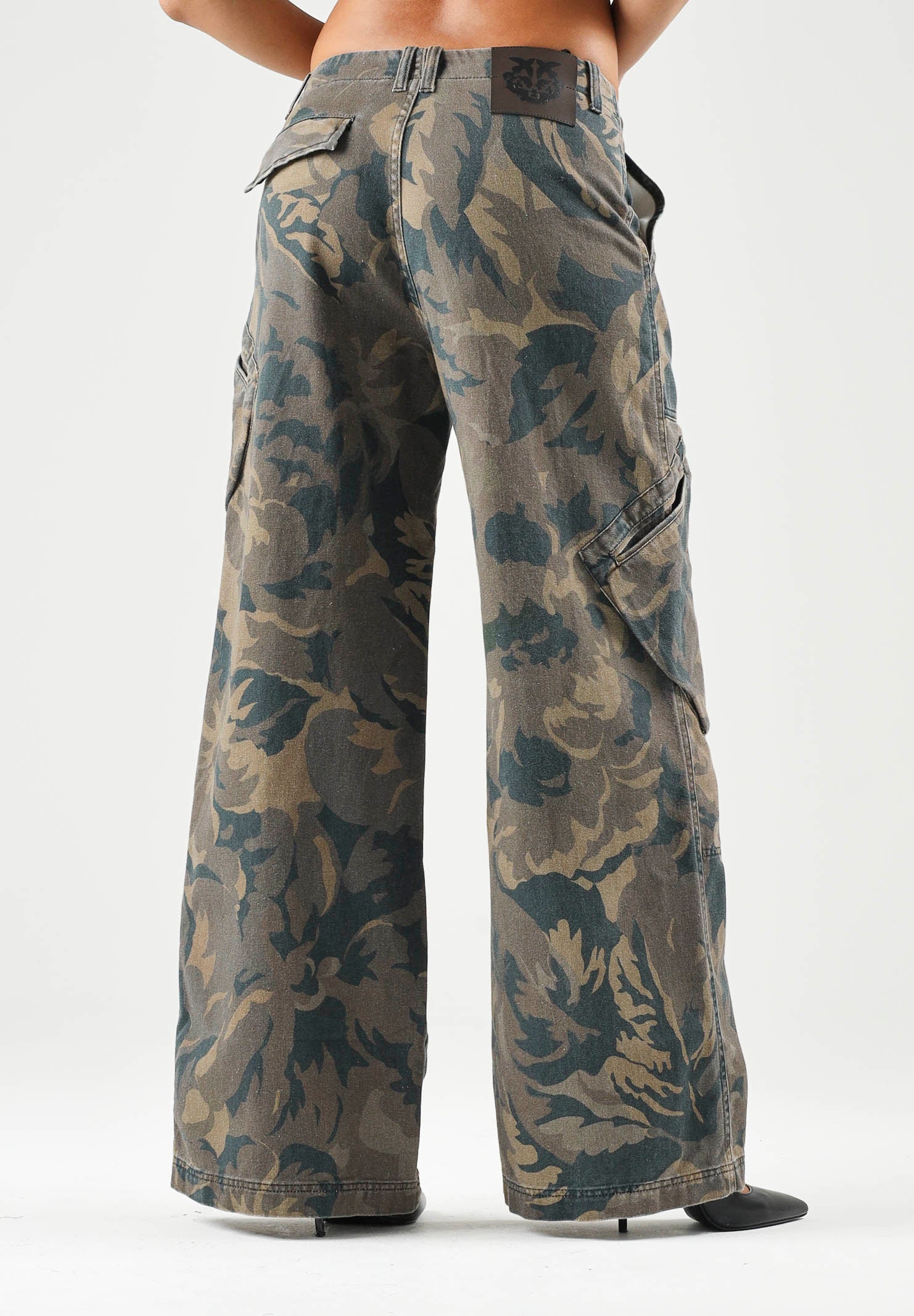 PINKO Jeans cargoHAIKU multicolor da donna con stampa camouflage floreale 107766A3NZ SD3 PINKO