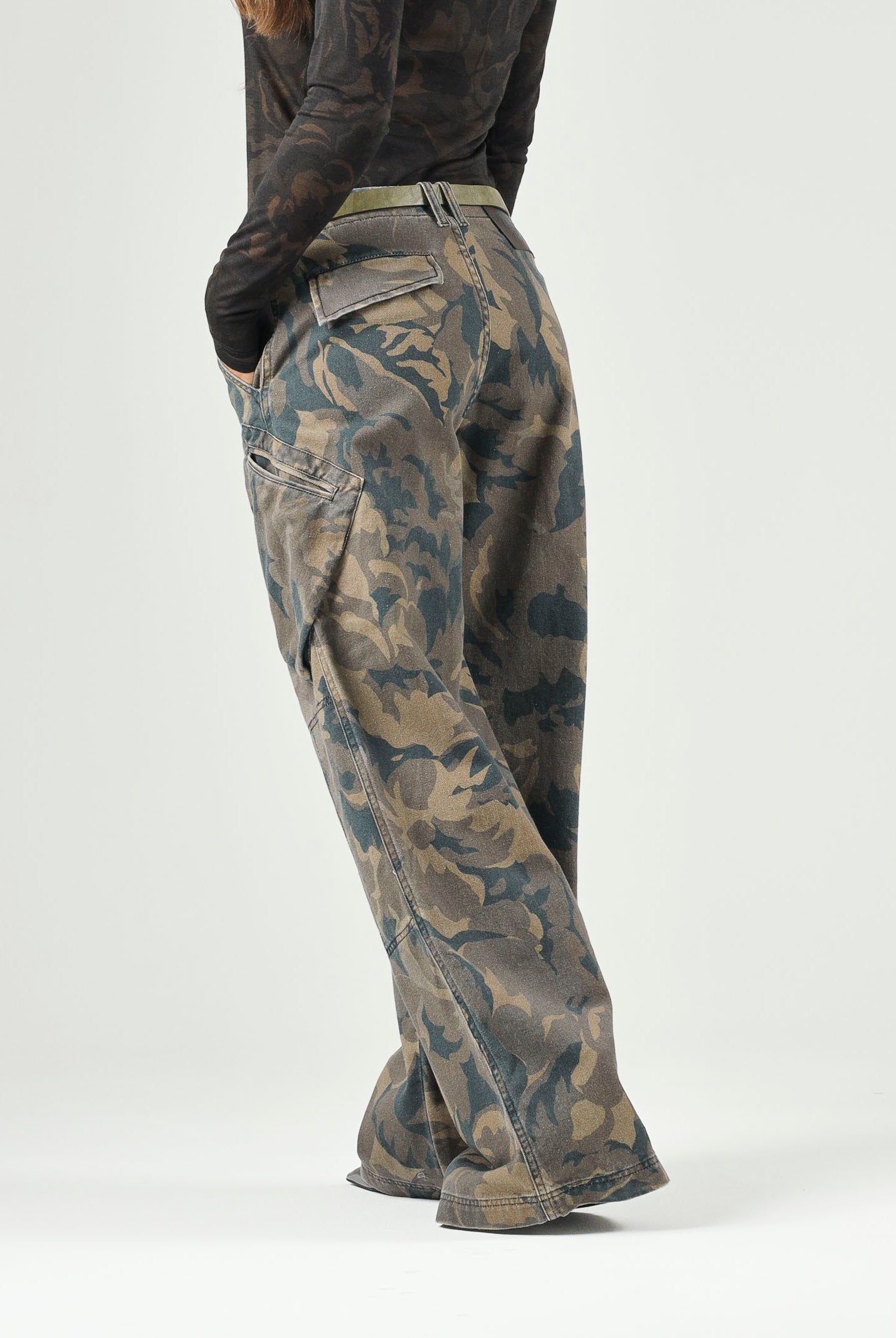 PINKO Jeans cargoHAIKU multicolor da donna con stampa camouflage floreale 107766A3NZ SD3 PINKO