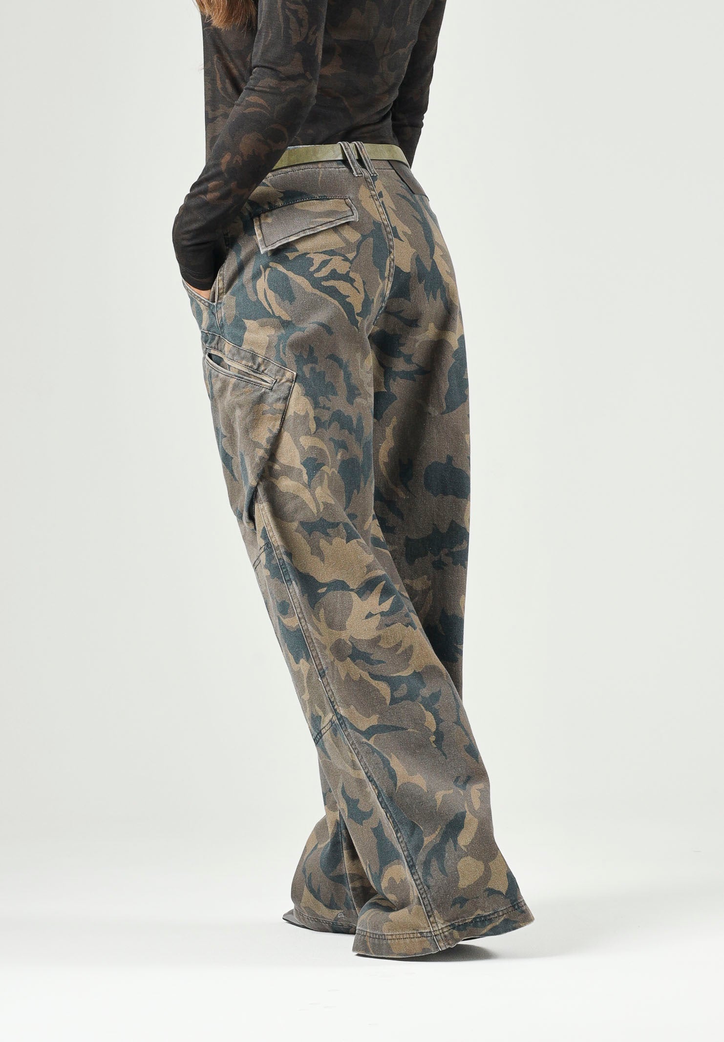 PINKO Jeans cargoHAIKU multicolor da donna con stampa camouflage floreale 107766A3NZ SD3 PINKO