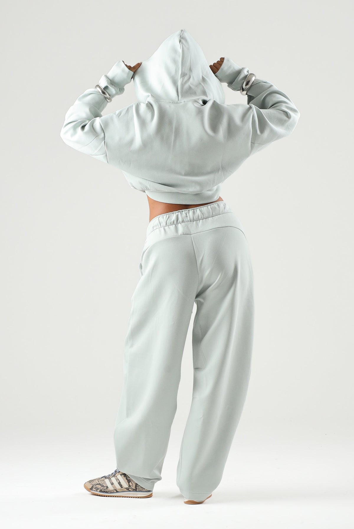 PUMA Pantaloni PUMATECH verde acqua da donna con linea balloon, vita elasticizzata e coulisse 636659 29 PUMA