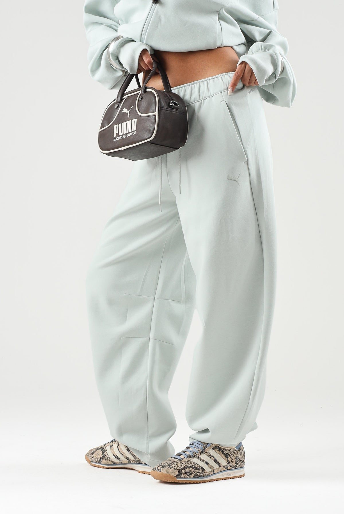 PUMA Pantaloni PUMATECH verde acqua da donna con linea balloon, vita elasticizzata e coulisse 636659 29 PUMA
