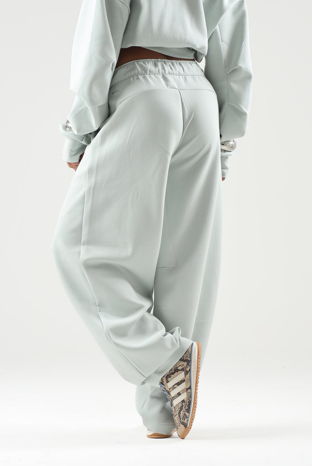 PUMA Pantaloni PUMATECH verde acqua da donna con linea balloon, vita elasticizzata e coulisse 636659 29 PUMA