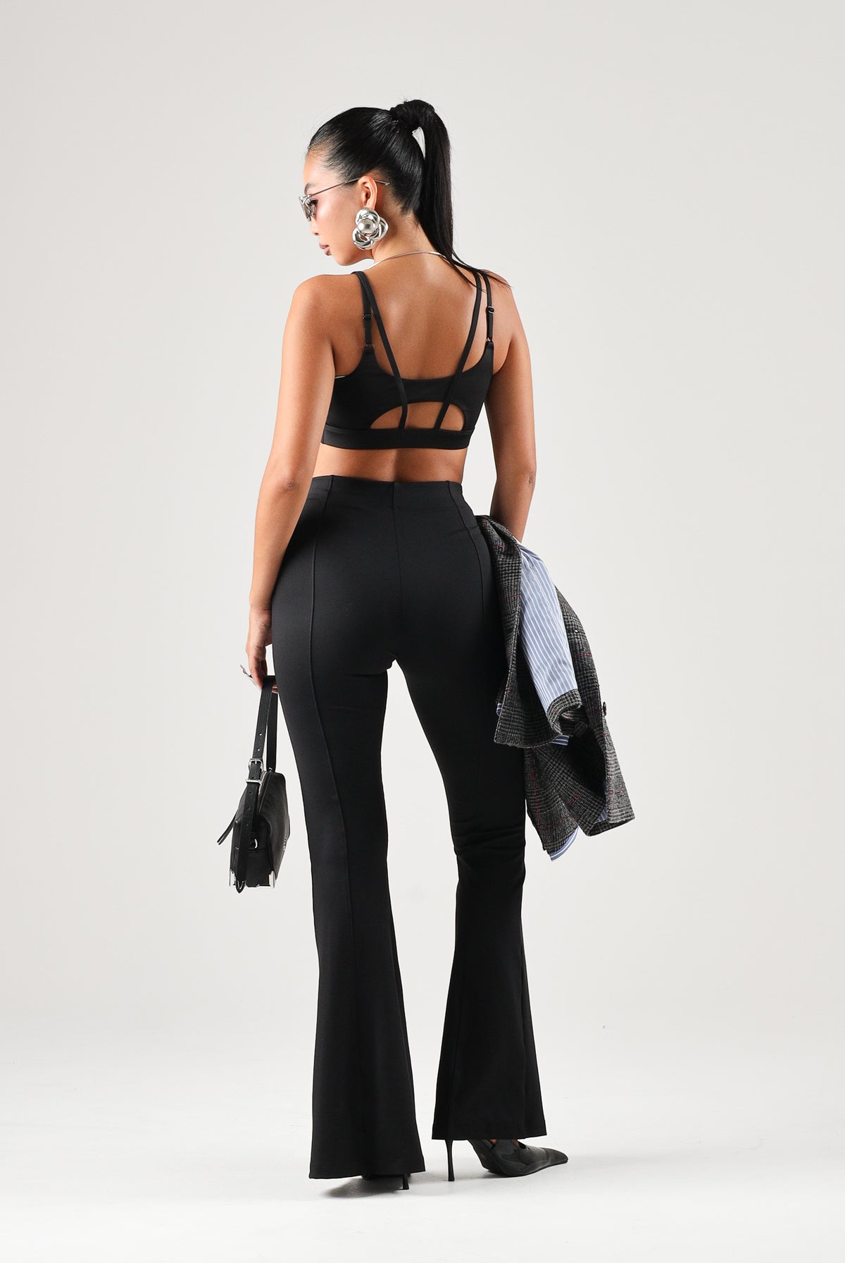 PUMA Leggings ESSENTIALS da donna con spacco frontale al fondo e tessuto a coste. 636674 01 PUMA
