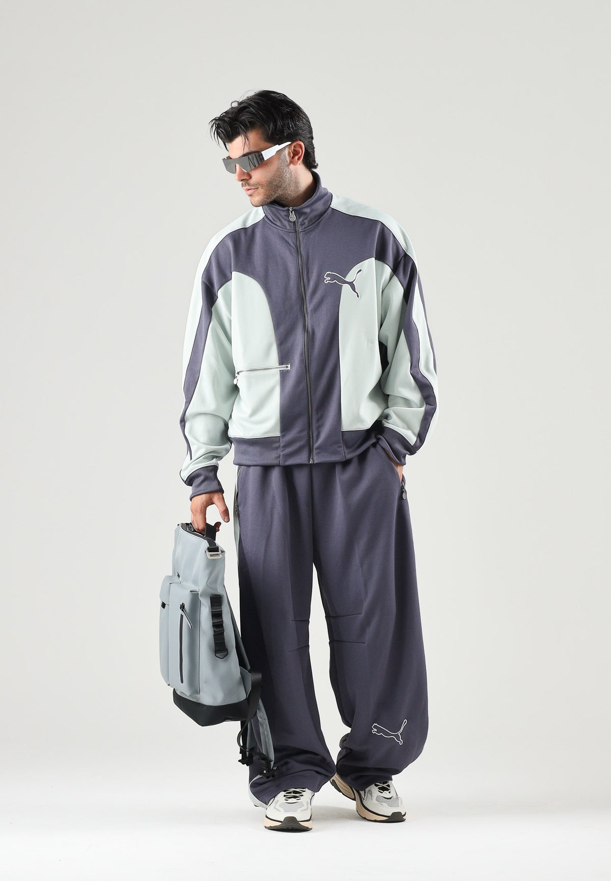 PUMA Felpa con zip OVERSIZED TRACK JACKET viola per uomo bicolore con inserti a contrasto 636735 35 PUMA