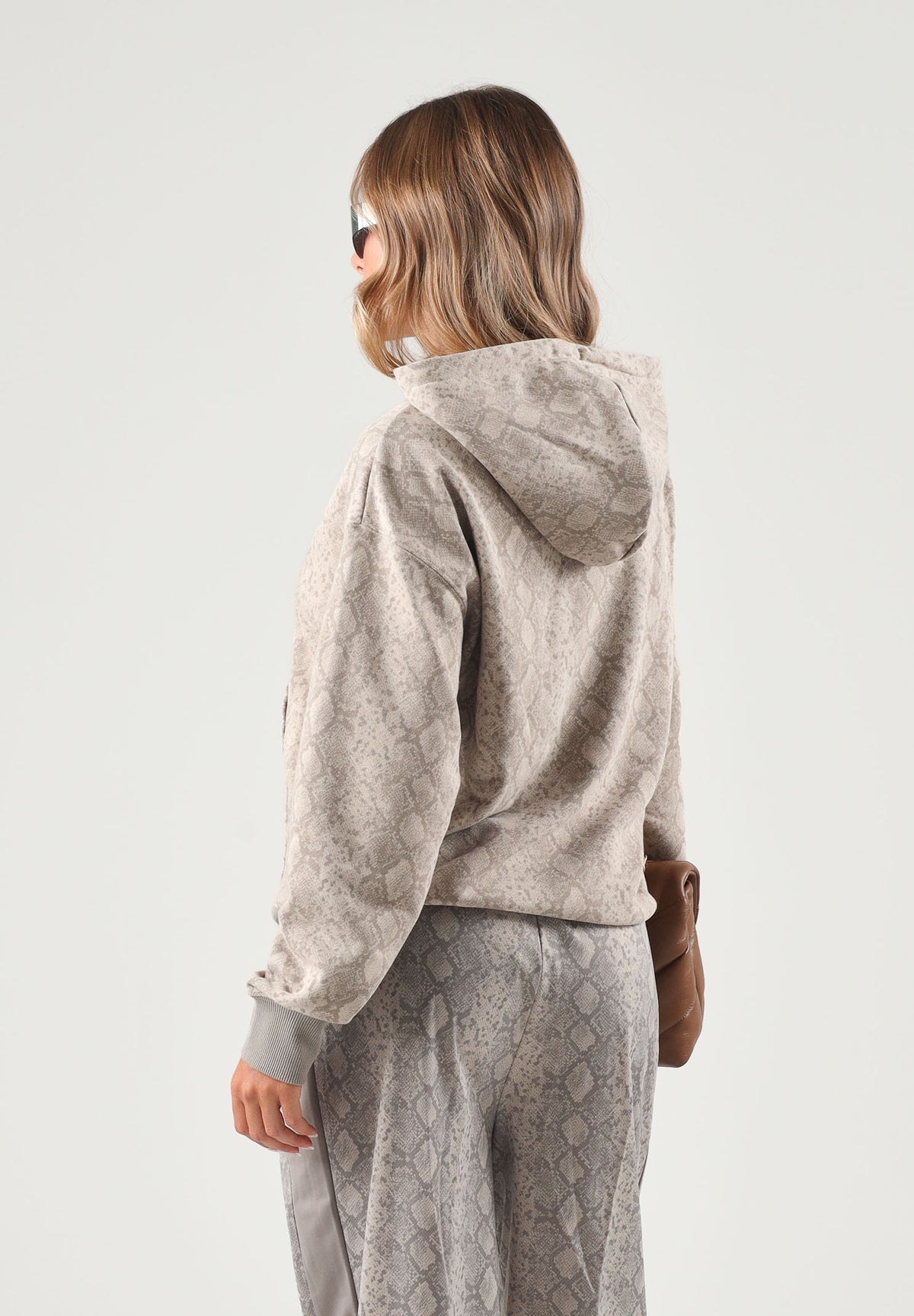 PUMA Felpa con cappuccio CLASSICS beige per donna con trama animalier pitonata 638748 81 PUMA