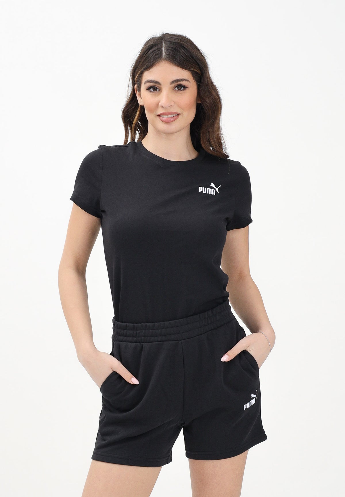PUMA T-shirt a manica corta ESS Small N. 1 Logo nera da donna 682372 01 PUMA