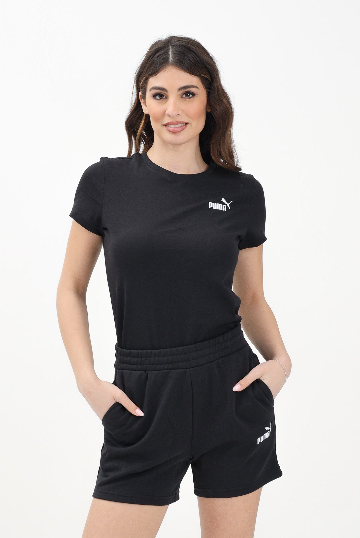 PUMA T-shirt a manica corta ESS Small N. 1 Logo nera da donna 682372 01 PUMA