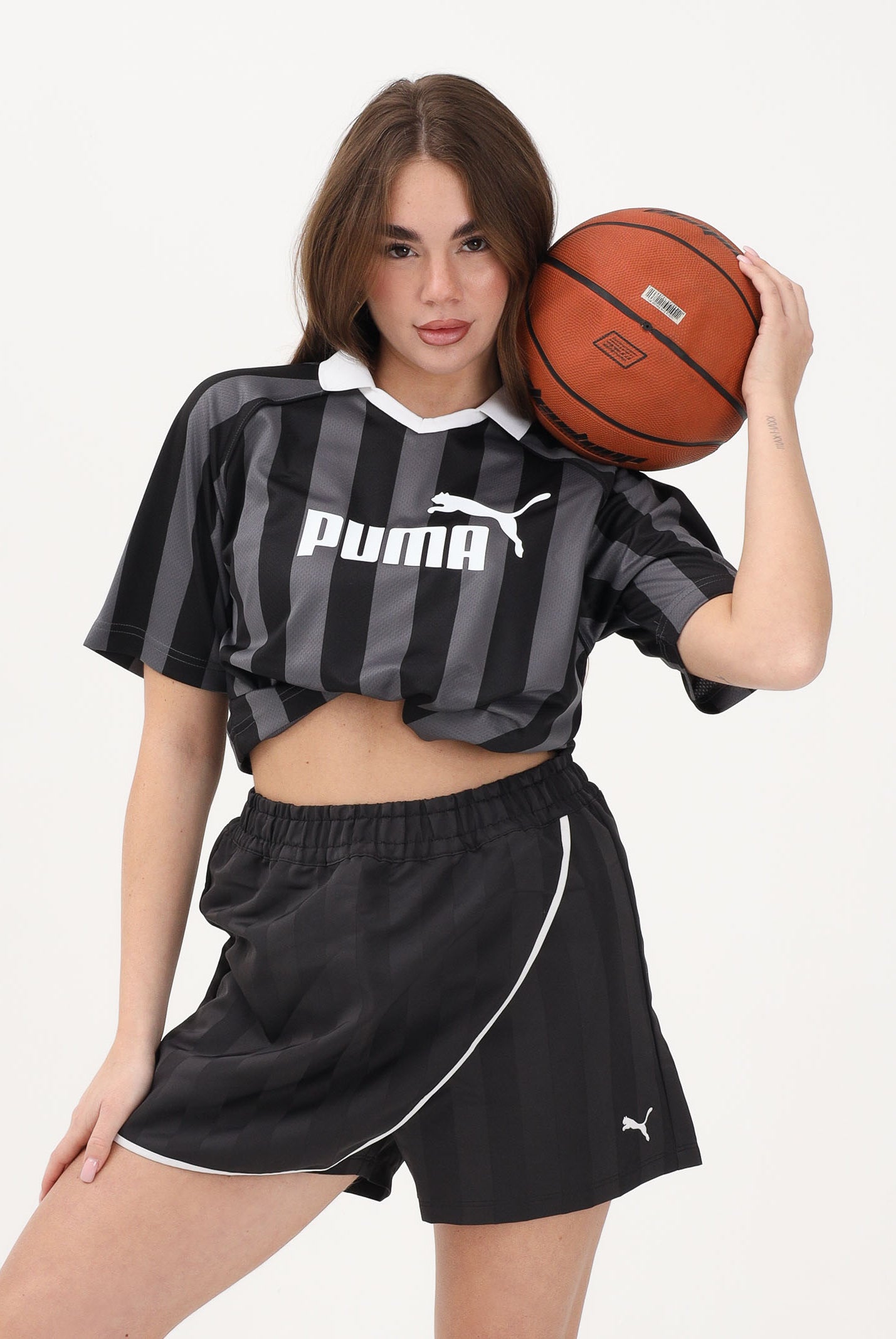 PUMA T-shirt a manica corta ESS Jersey nera da donna 691702 01 PUMA