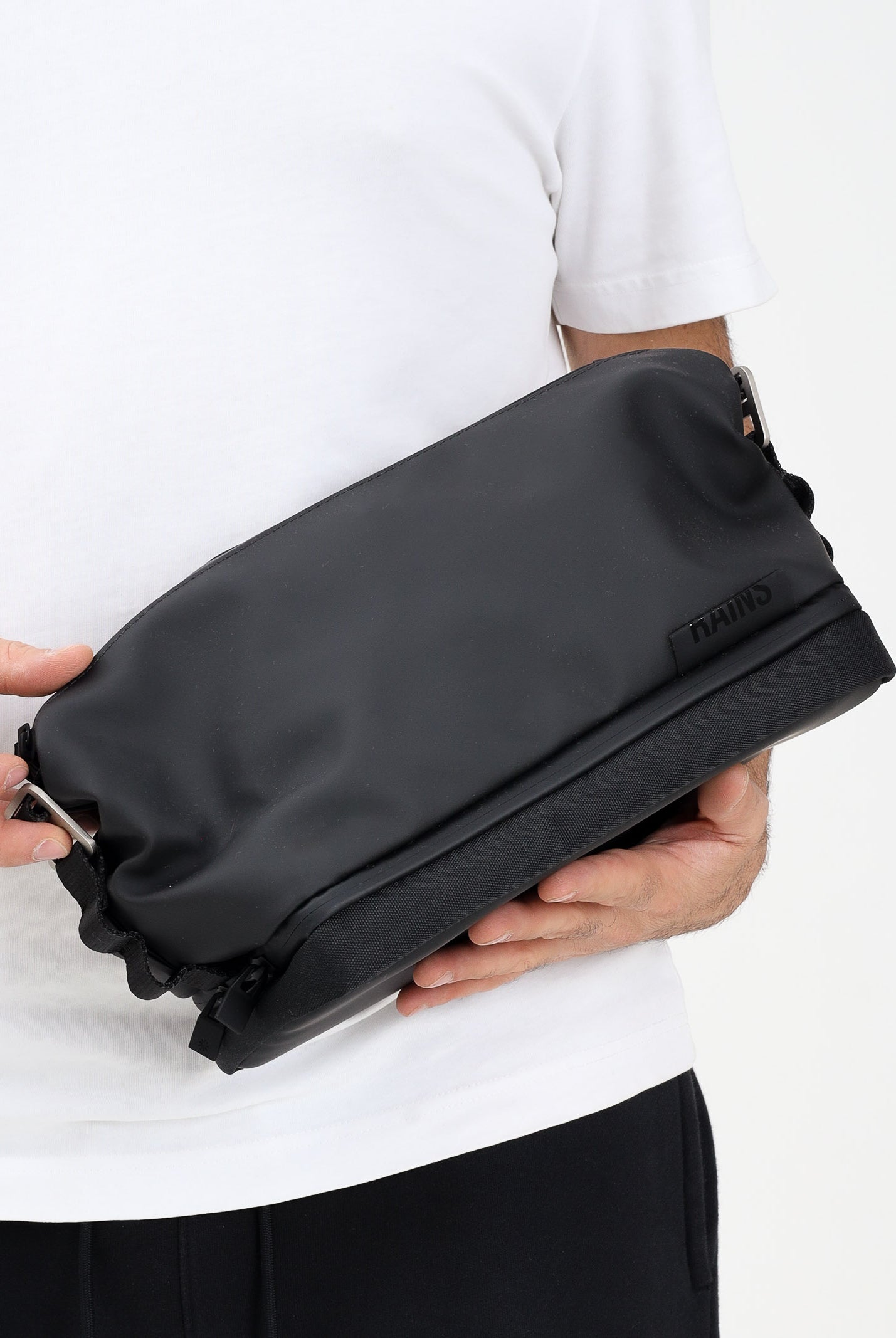 RAINS Pochette Otaru nera per uomo e donna RA12290 BL RAINS