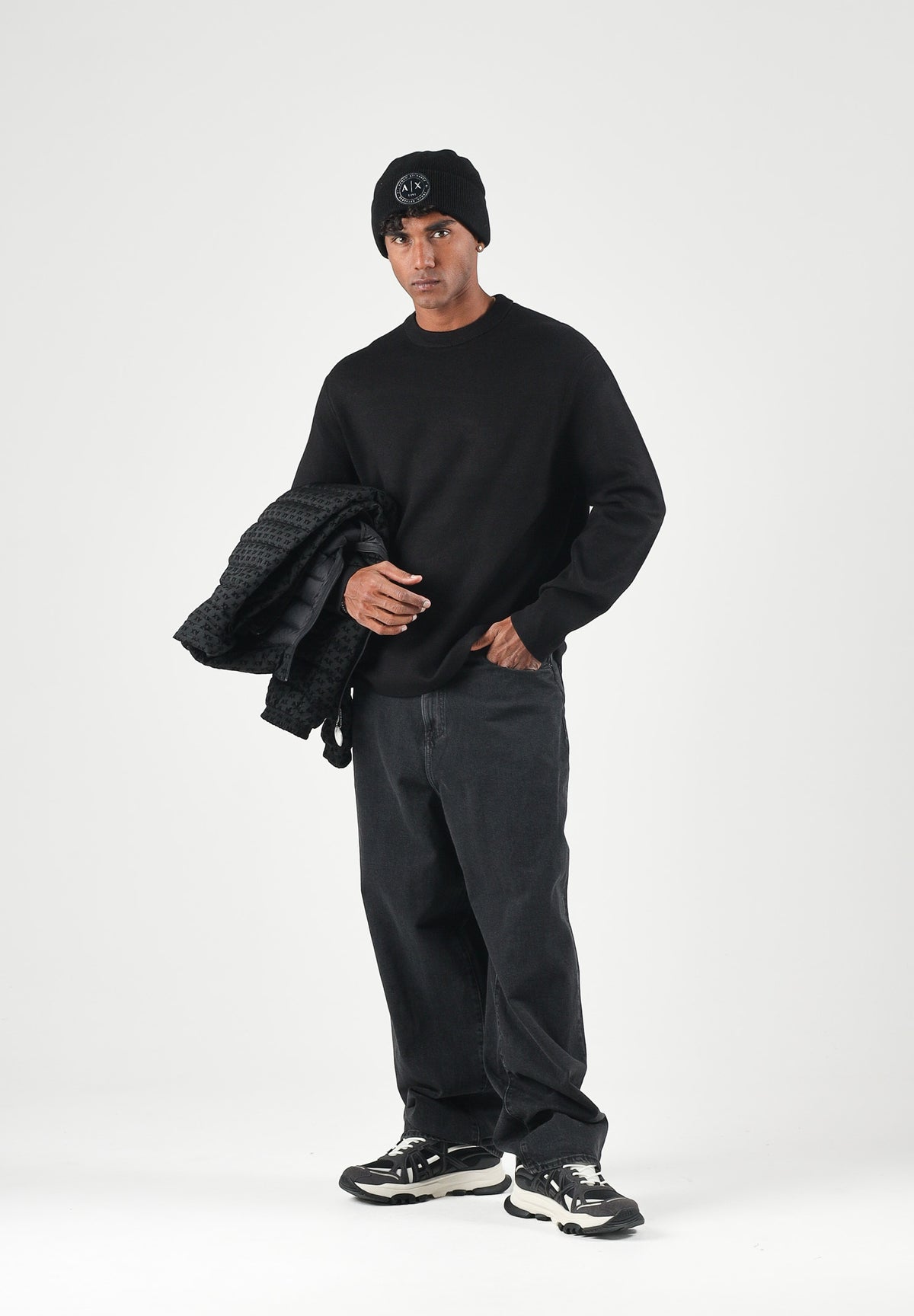 SELECTED HOMME Maglione nero per uomo con classico scollo rotondo e lavorazione a maglia fine. 16099570 BL SELECTED HOMME