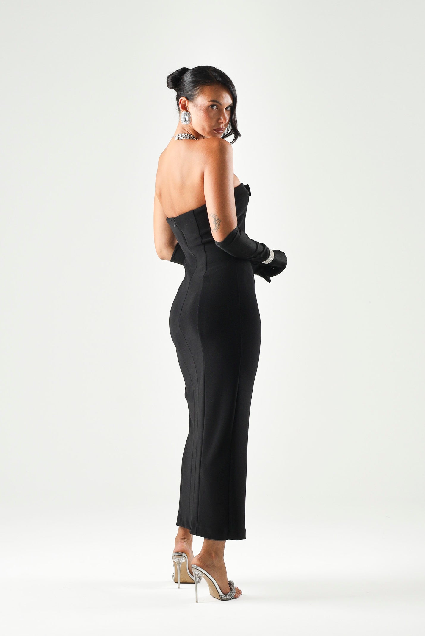 SIMONA CORSELLINI Abito lungo nero da donna con dettaglio gioiello<BR/> A26CEAB10101 V000 SIMONA CORSELLINI
