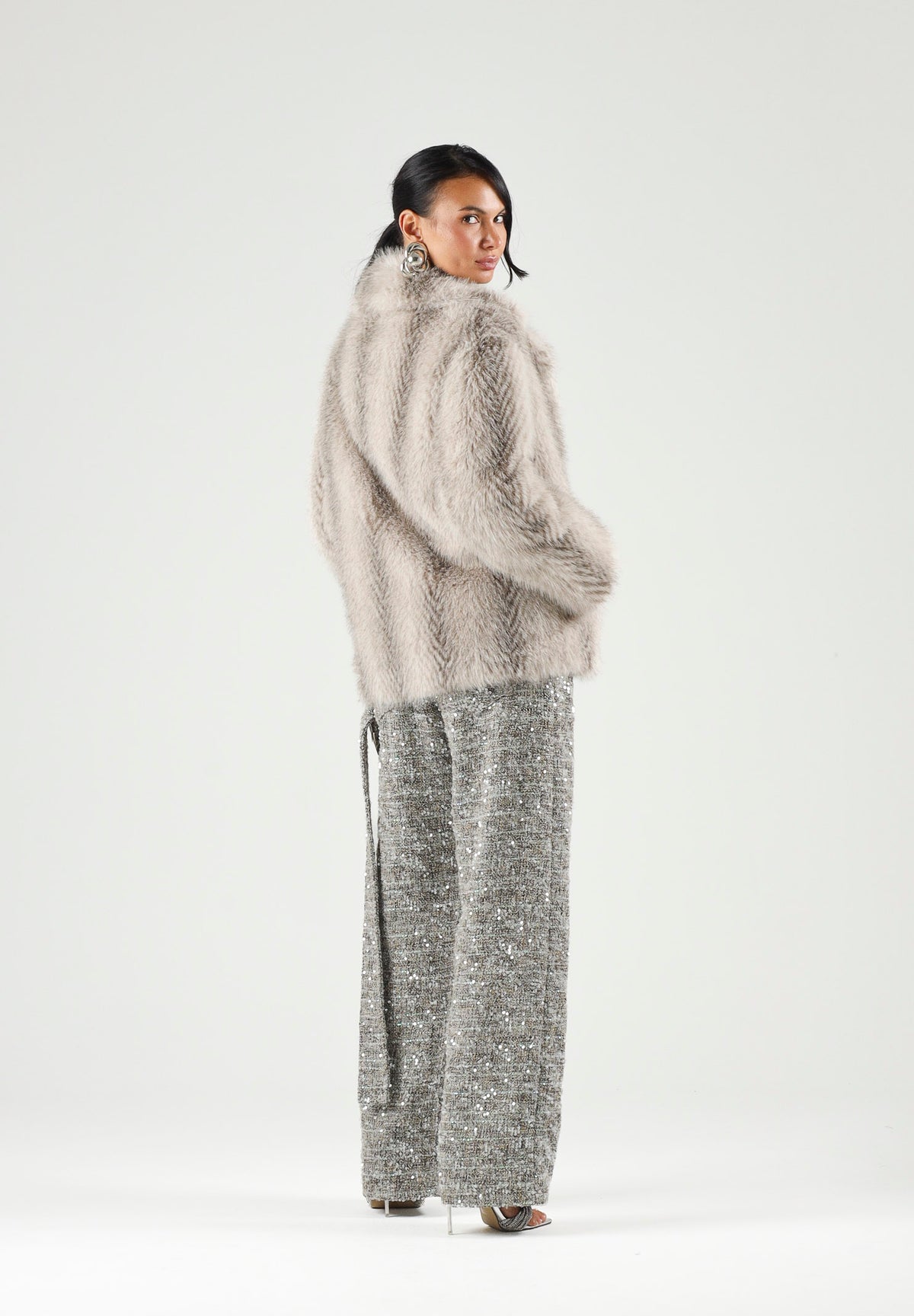 SIMONA CORSELLINI Pelliccia oversize nella colorazione grigio mélange da donna <BR/> A26CPCBV0301 V0000 SIMONA CORSELLINI