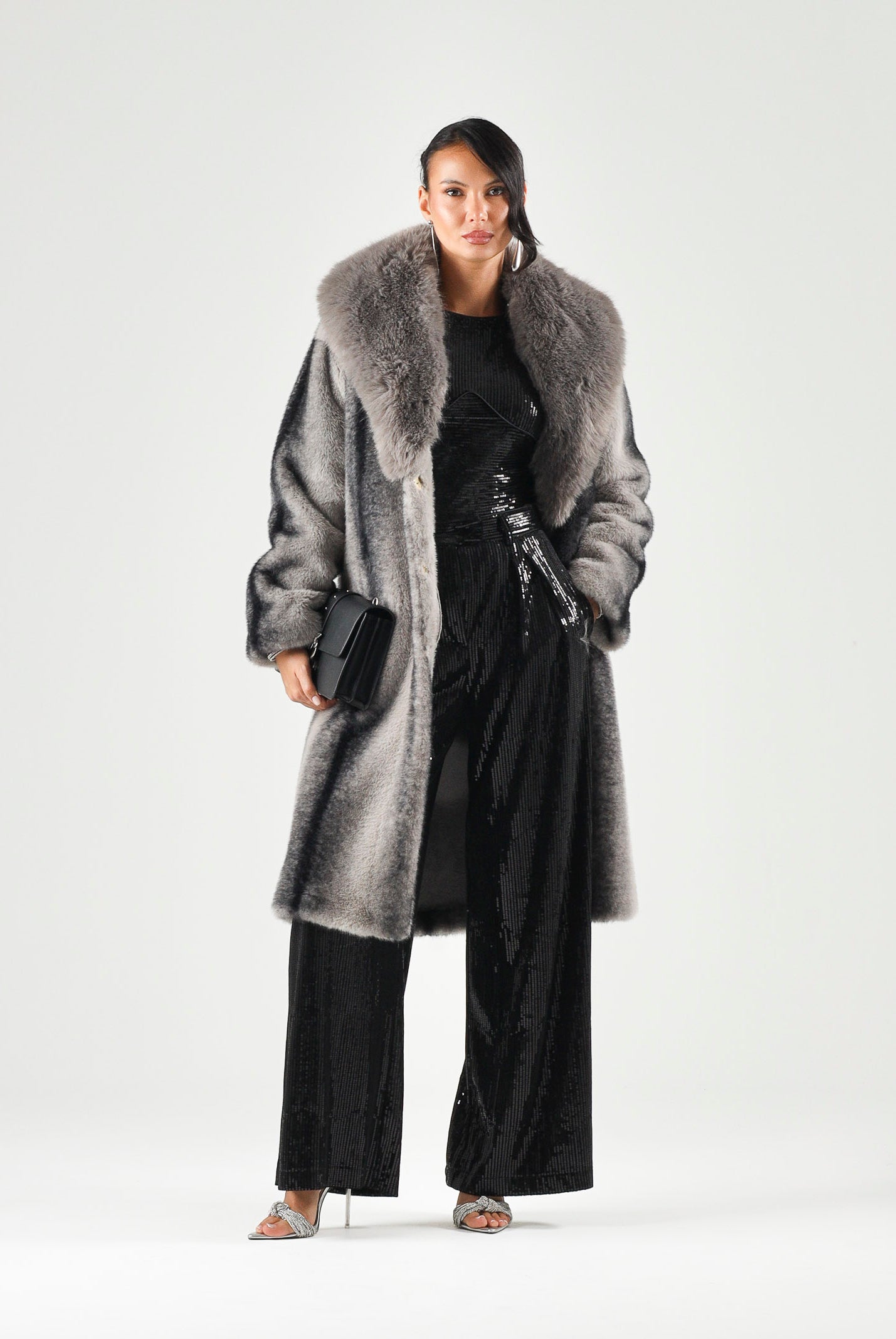 SIMONA CORSELLINI Cappotto lungo in pelliccia sintetica asfalto-grigio da donna con collo sciallato<BR/> A26CPCPV0401 V0797 SIMONA CORSELLINI