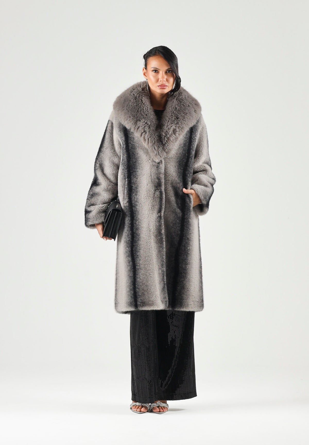 SIMONA CORSELLINI Pelliccia sintetica asfalto-grigio da donna con collo sciallato<BR/> A26CPCPV0401 V0797 SIMONA CORSELLINI