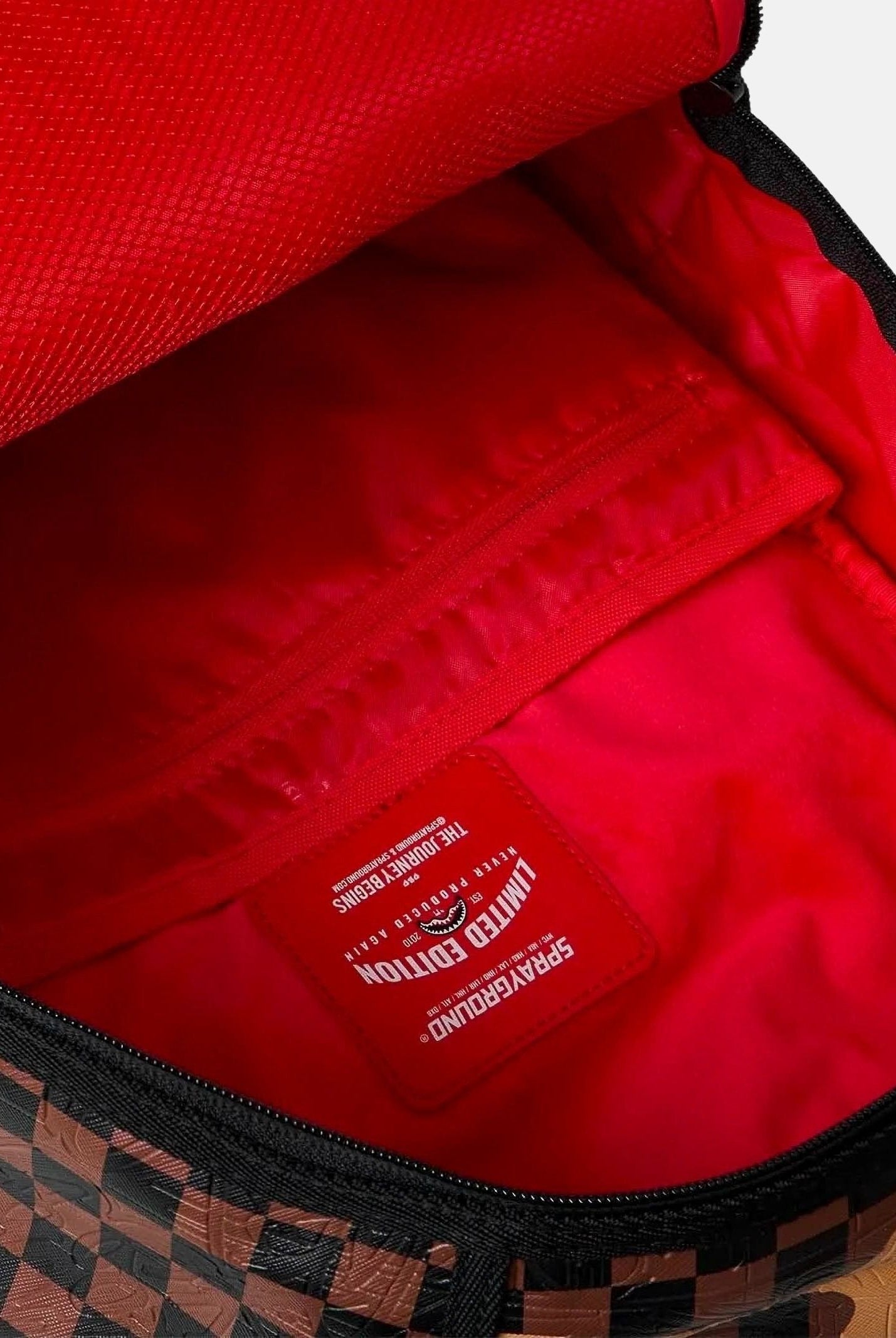 SPRAYGROUND Zaino SHARK CHECK BACKPACK beige e marrone, per uomo, donna e bambini. 910B8371NSZ . SPRAYGROUND