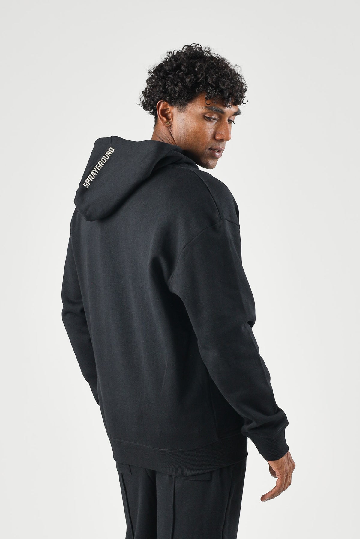 SPRAYGROUND Felpa con cappuccio nero per uomo e donna con minimalista dettaglio grafico sul petto. SP965BLK . SPRAYGROUND