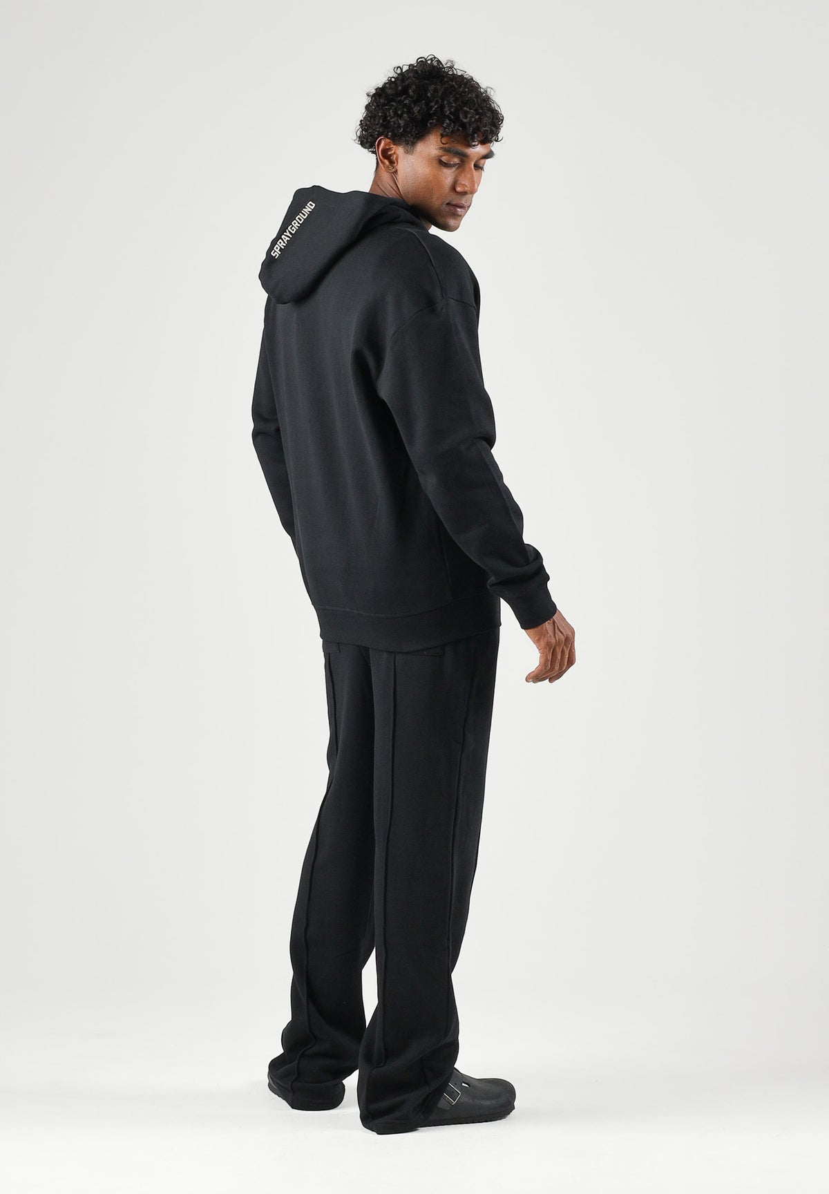 SPRAYGROUND Felpa con cappuccio nero per uomo e donna con minimalista dettaglio grafico sul petto. SP965BLK . SPRAYGROUND