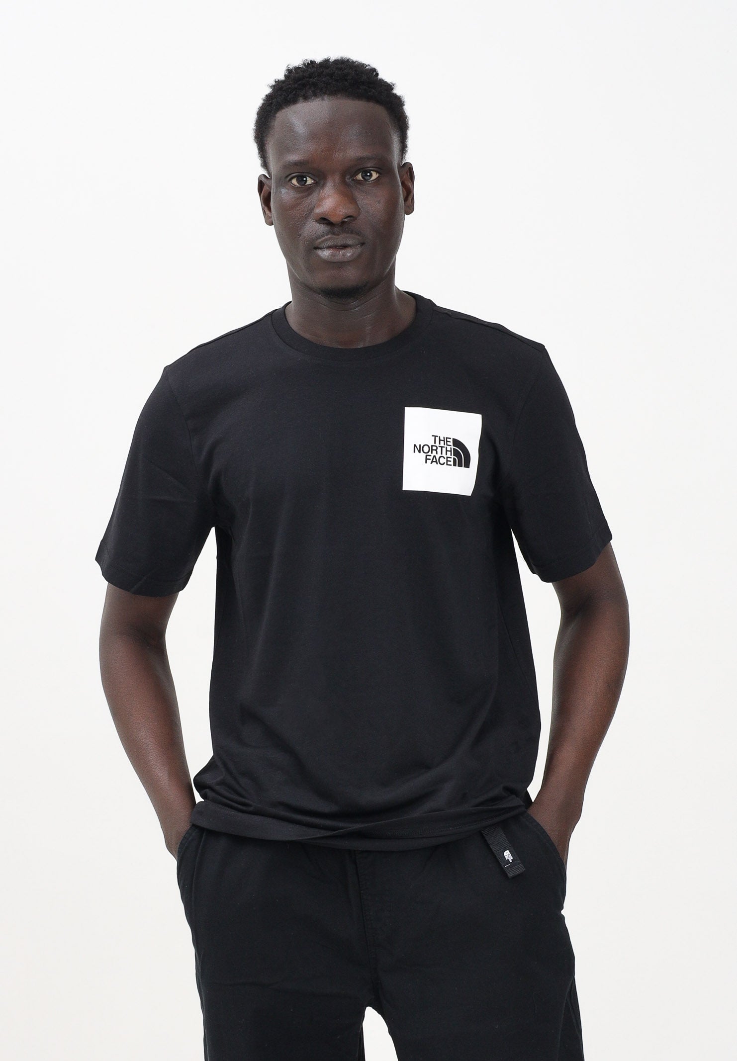 THE NORTH FACE T-shirt a manica corta Fine nera da uomo NF0A8A6MJK31 . THE NORTH FACE