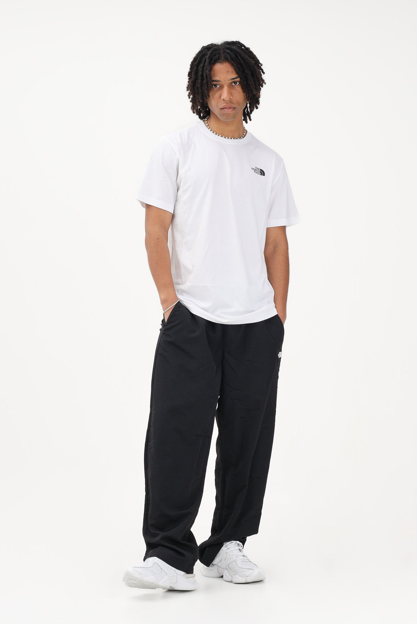THE NORTH FACE T-shirt a manica corta Evolution NSE Box Regular bianca da uomo NF0A8B6KFN41 . THE NORTH FACE