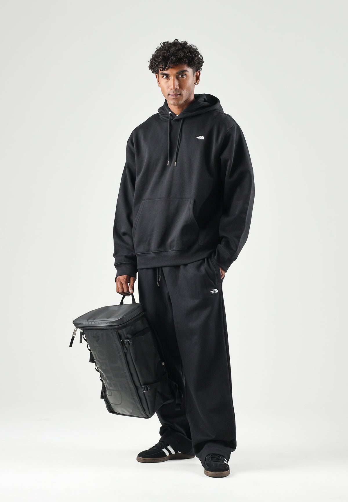 THE NORTH FACE Felpa con cappuccio SIMPLE DOME HOODIE nero da uomo con tasca a marsupio frontale. NF0A8CW7JK31 . THE NORTH FACE