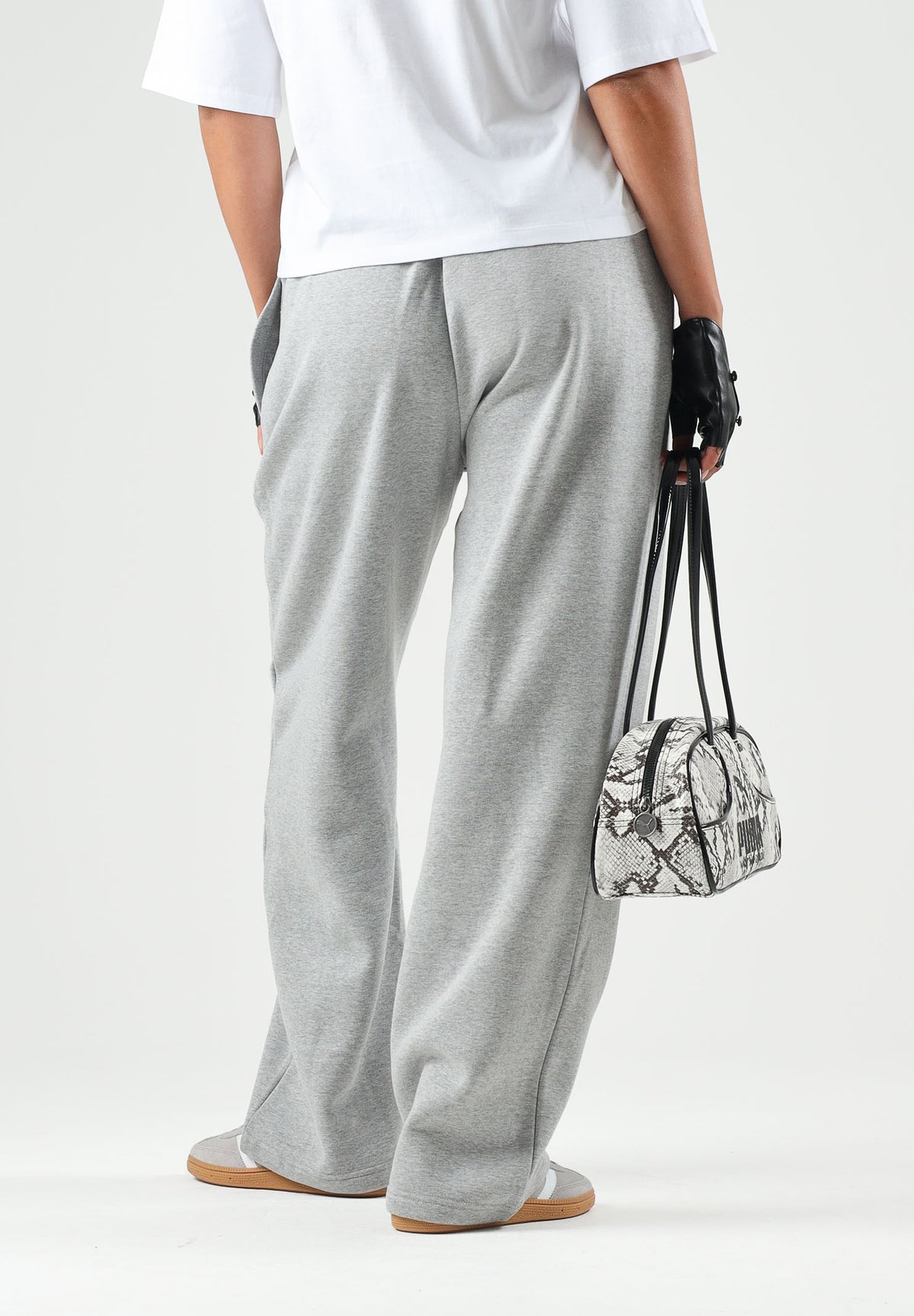THE NORTH FACE Pantaloni SIMPLE DOME PANT grigio chiaro da donna con elastico in vita e polsini alle caviglie. NF0A8CWDCQO1 . THE NORTH FACE
