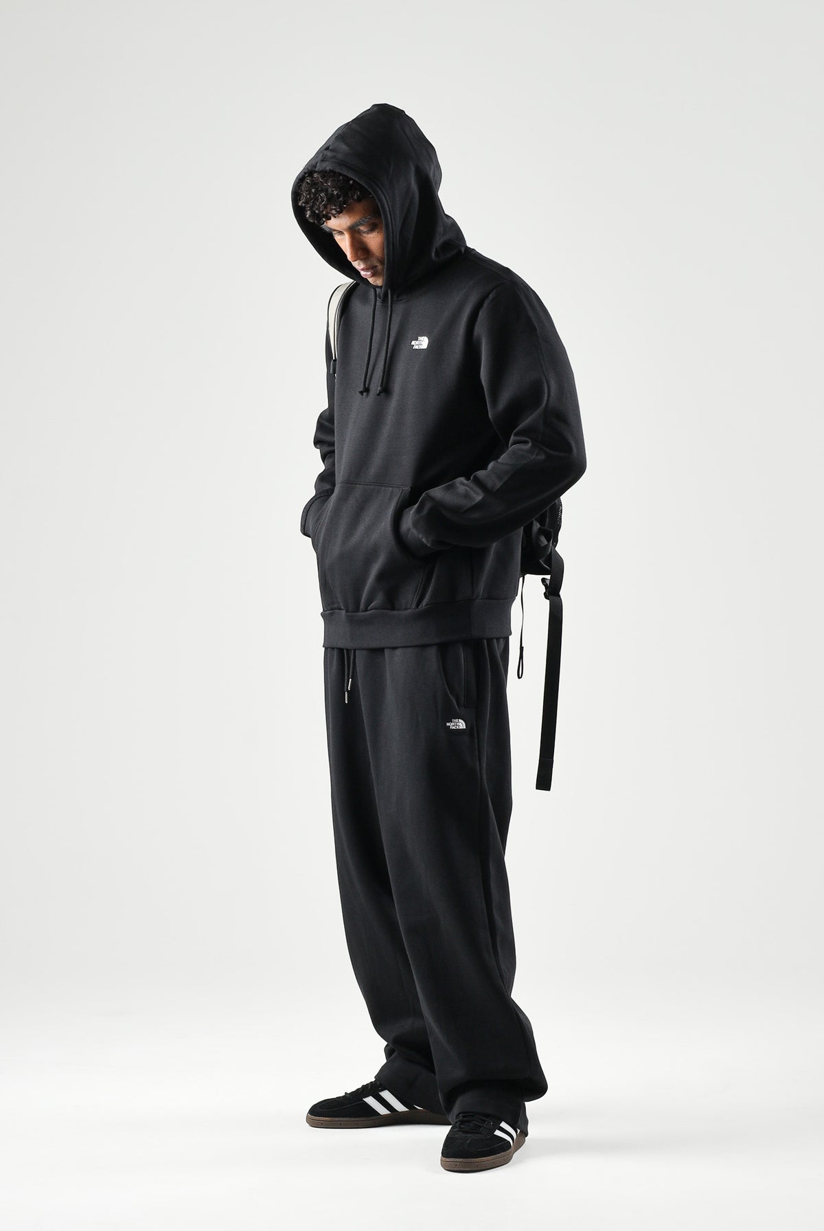 THE NORTH FACE Felpa con cappuccio EVOLUTION SIMPLE DOME REGULAR HOODIE nera per uomo NF0A8CWMJK31 . THE NORTH FACE