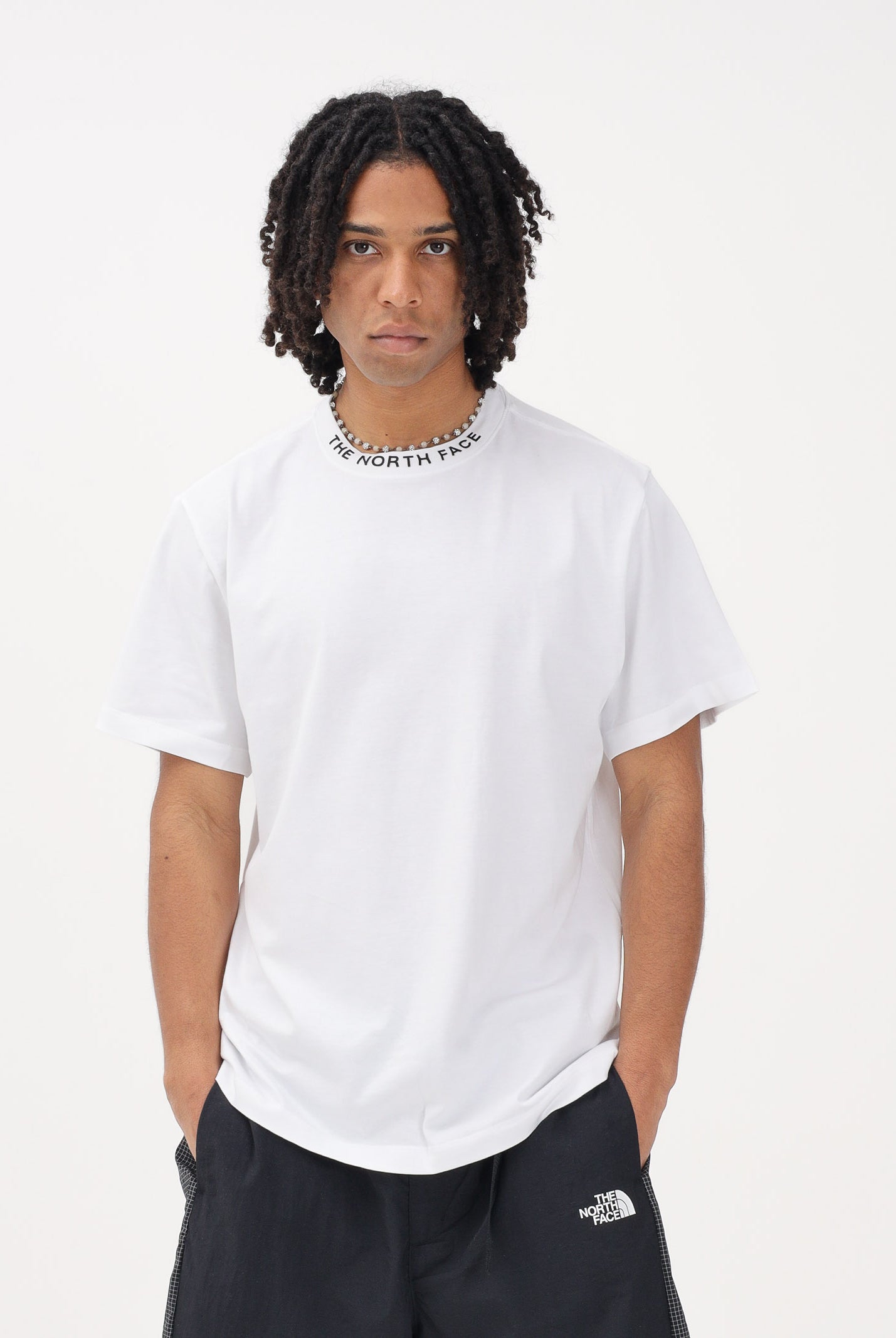 THE NORTH FACE T-shirt a manica corta Zumu Relaxed bianca da uomo NF0A8GUYFN41 . THE NORTH FACE