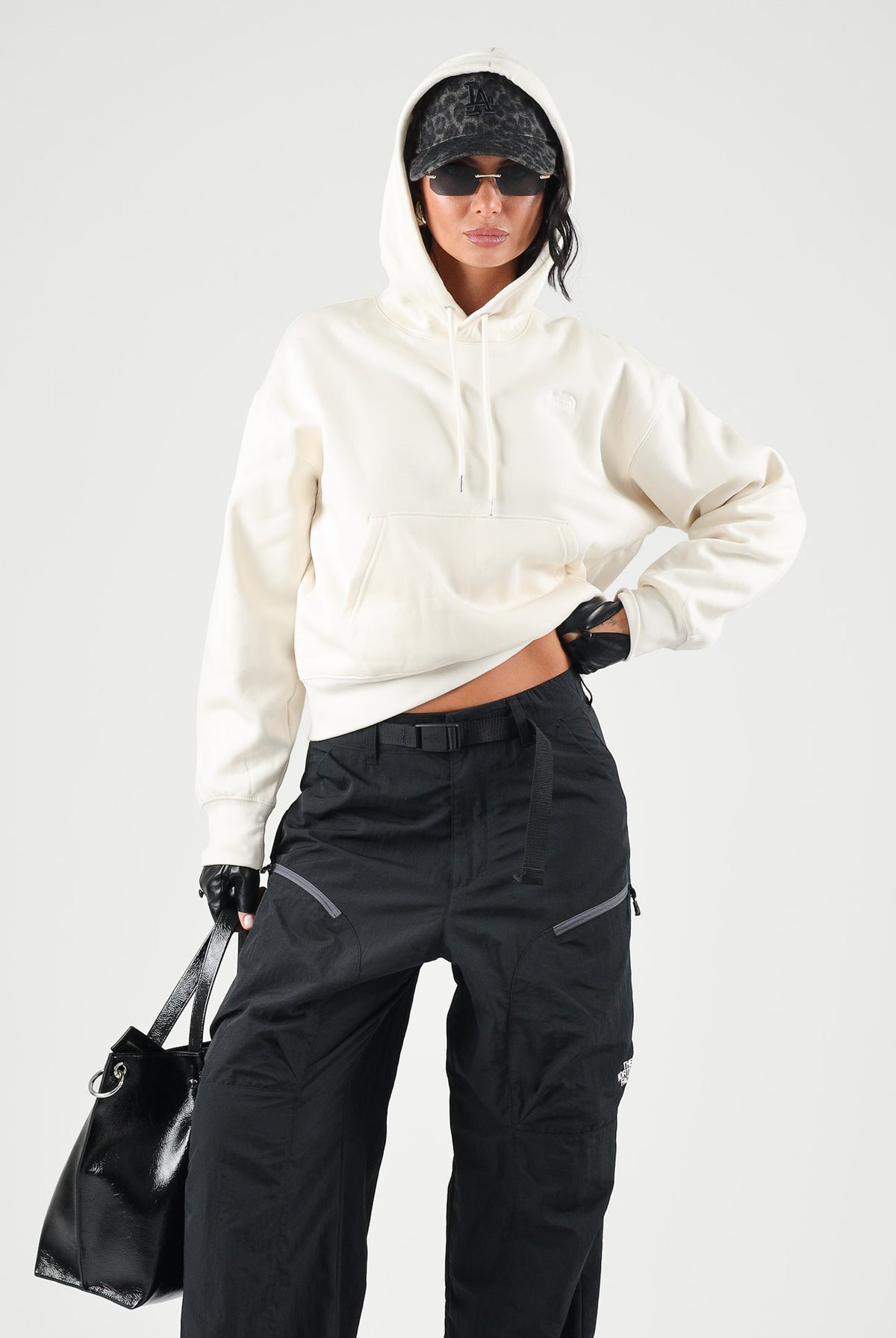 THE NORTH FACE Felpa con cappuccio SIMPLE DOME HOODIE bianco panna da donna con tasca a marsupio frontale. NF0A8HBX3IE1 . THE NORTH FACE