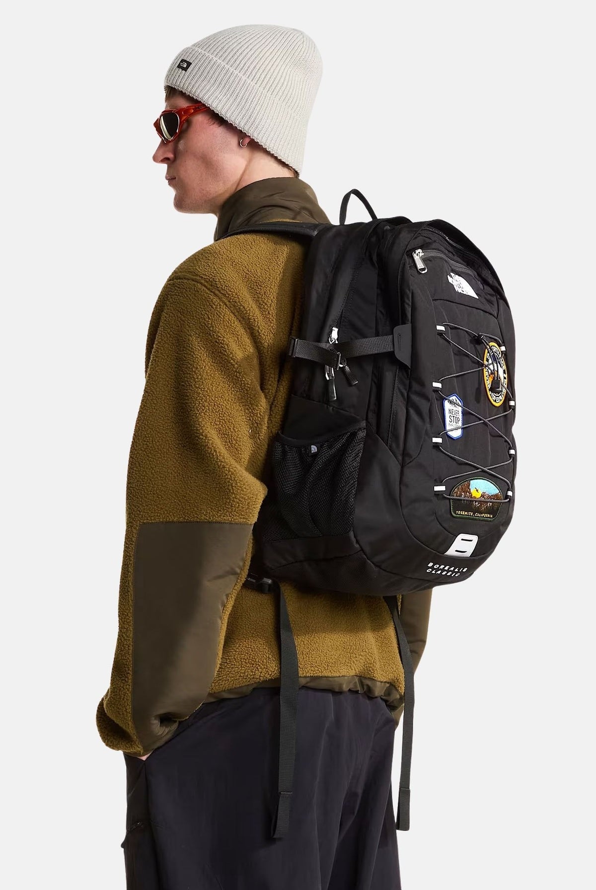 THE NORTH FACE Zaino sportivo BOREALIS CLASSIC PATCH nero con patch decorative, cordino elastico frontale NF0A8KE80E61 . THE NORTH FACE
