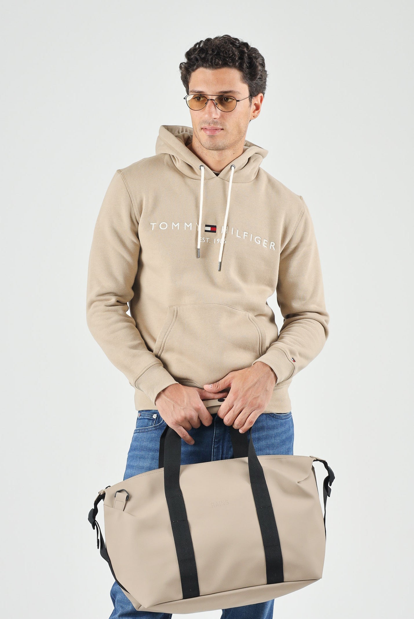 TOMMY HILFIGER Felpa ORGANIC COTTON BLEND con cappuccio, khaki-beige da uomo con logo centrle <BR/> MW0MW11599 AEG TOMMY HILFIGER