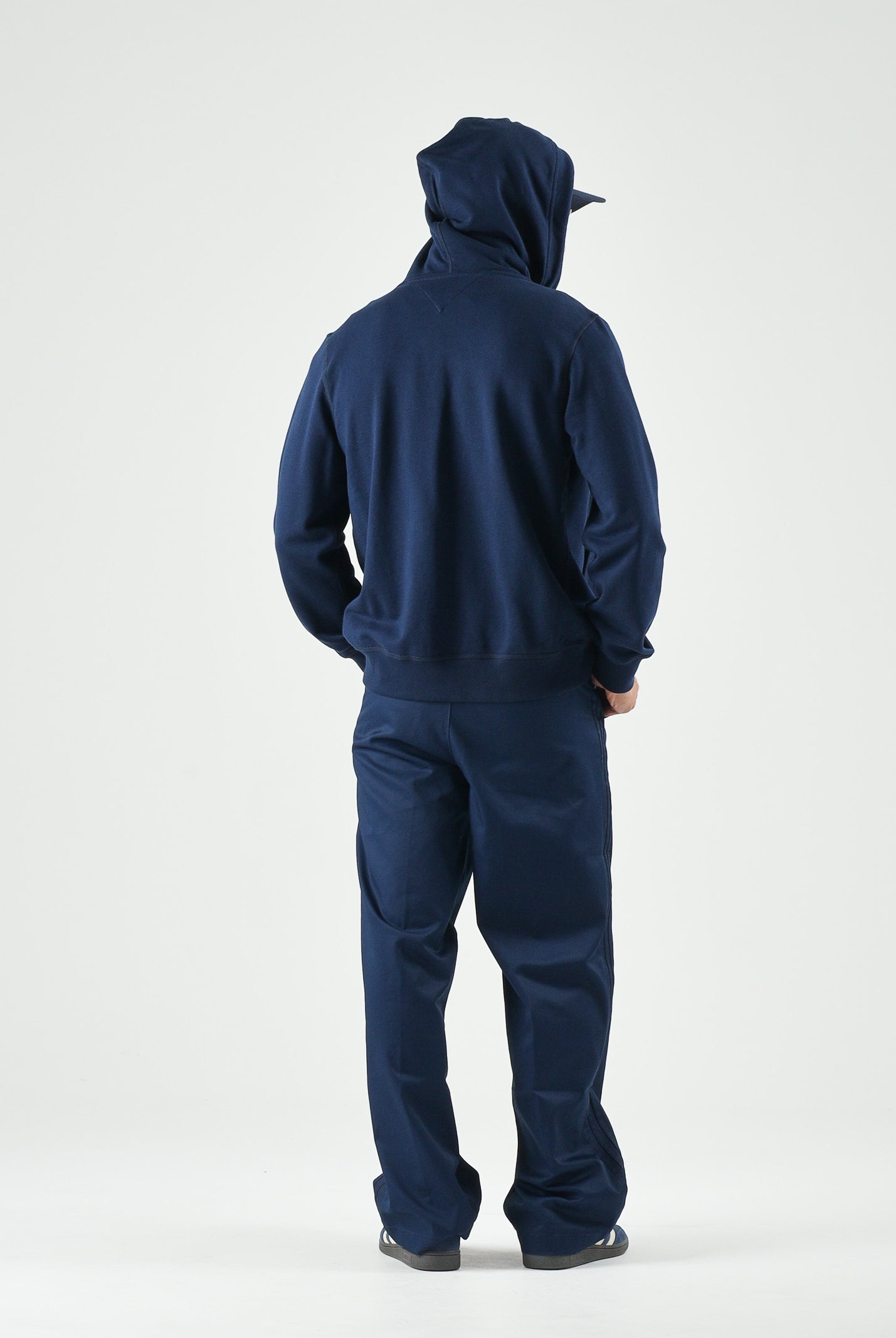 TOMMY HILFIGER Felpa FRENCH TERRY con zip, carbon blu, blu scuro d uomo con ricamo laterale<BR/> MW0MW43382 DCC TOMMY HILFIGER