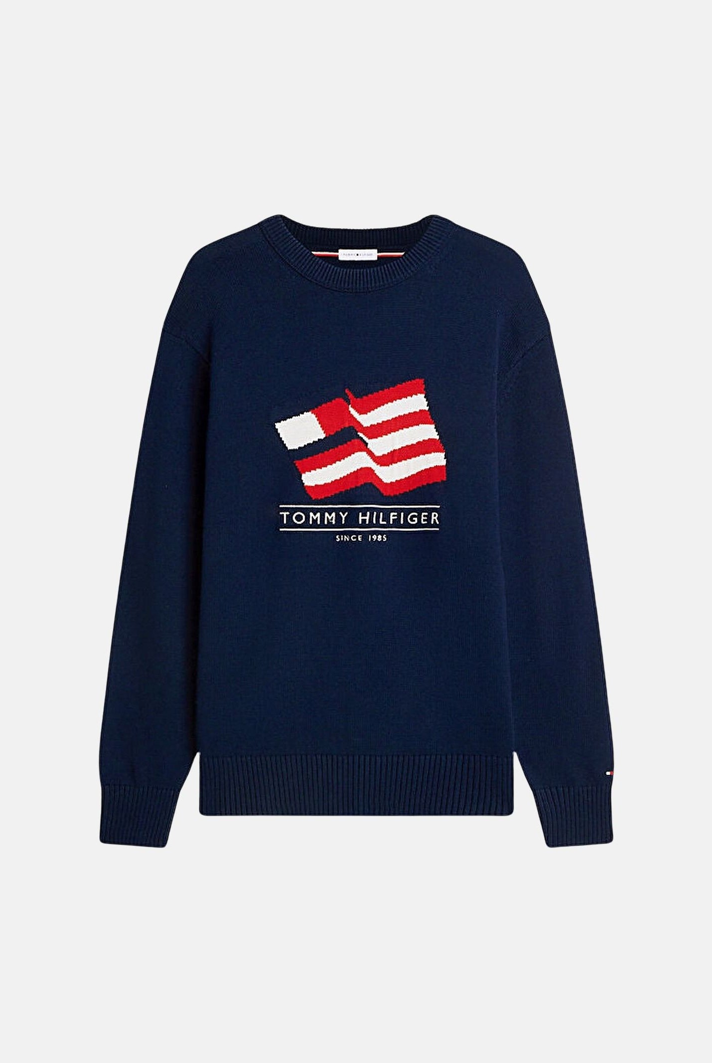 TOMMY HILFIGER Maglione RWB CREW, carbon navy blu da uomo con motivo grafico a bandiera Americana e logo ricamato.<BR/><BR/>. MW0MW43386 DCC TOMMY HILFIGER