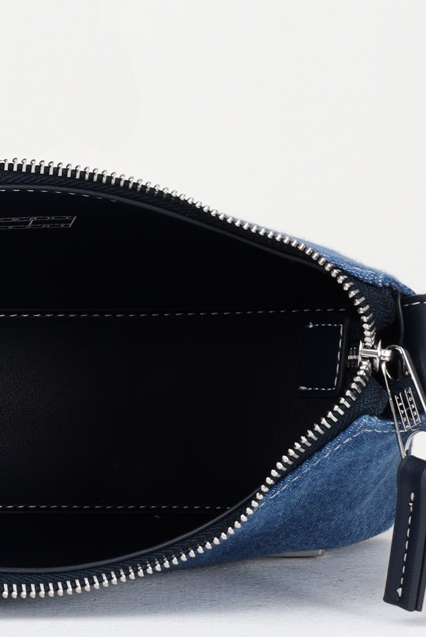TOMMY JEANS Borsa a spalla in denim blu da donna con logo AW0AW17877 1AF TOMMY JEANS