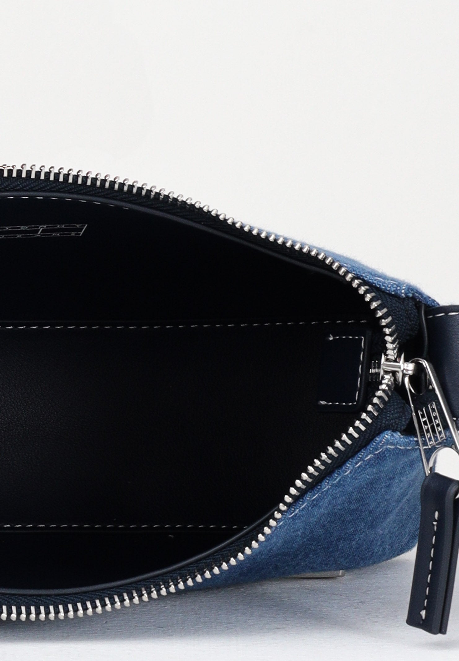 TOMMY JEANS Borsa a spalla in denim blu da donna con logo AW0AW17877 1AF TOMMY JEANS