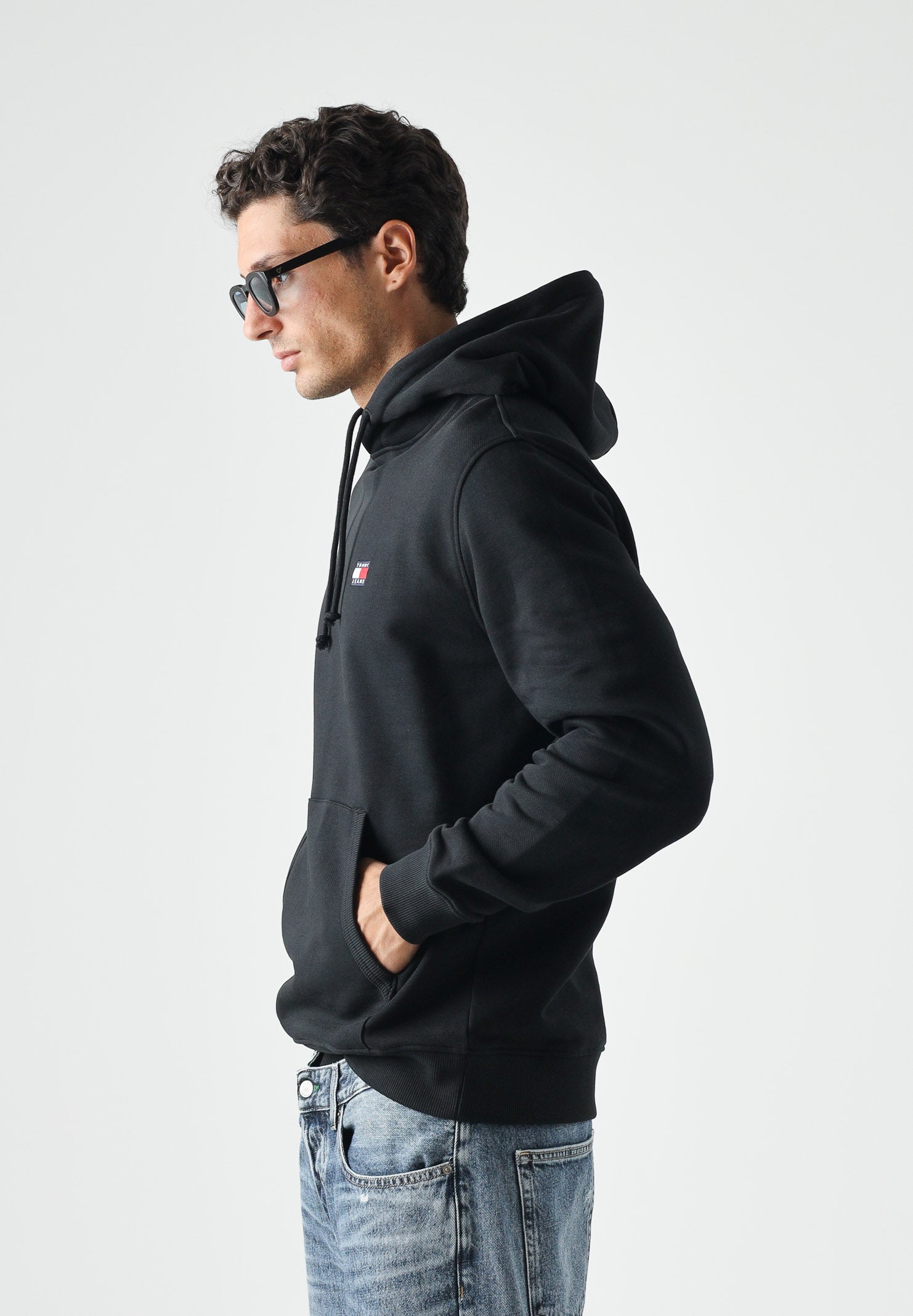 TOMMY JEANS Fellpa con cappuccio TJM Regular Badge Hoodie nera, uomo. DM0DM21922 BDS TOMMY JEANS