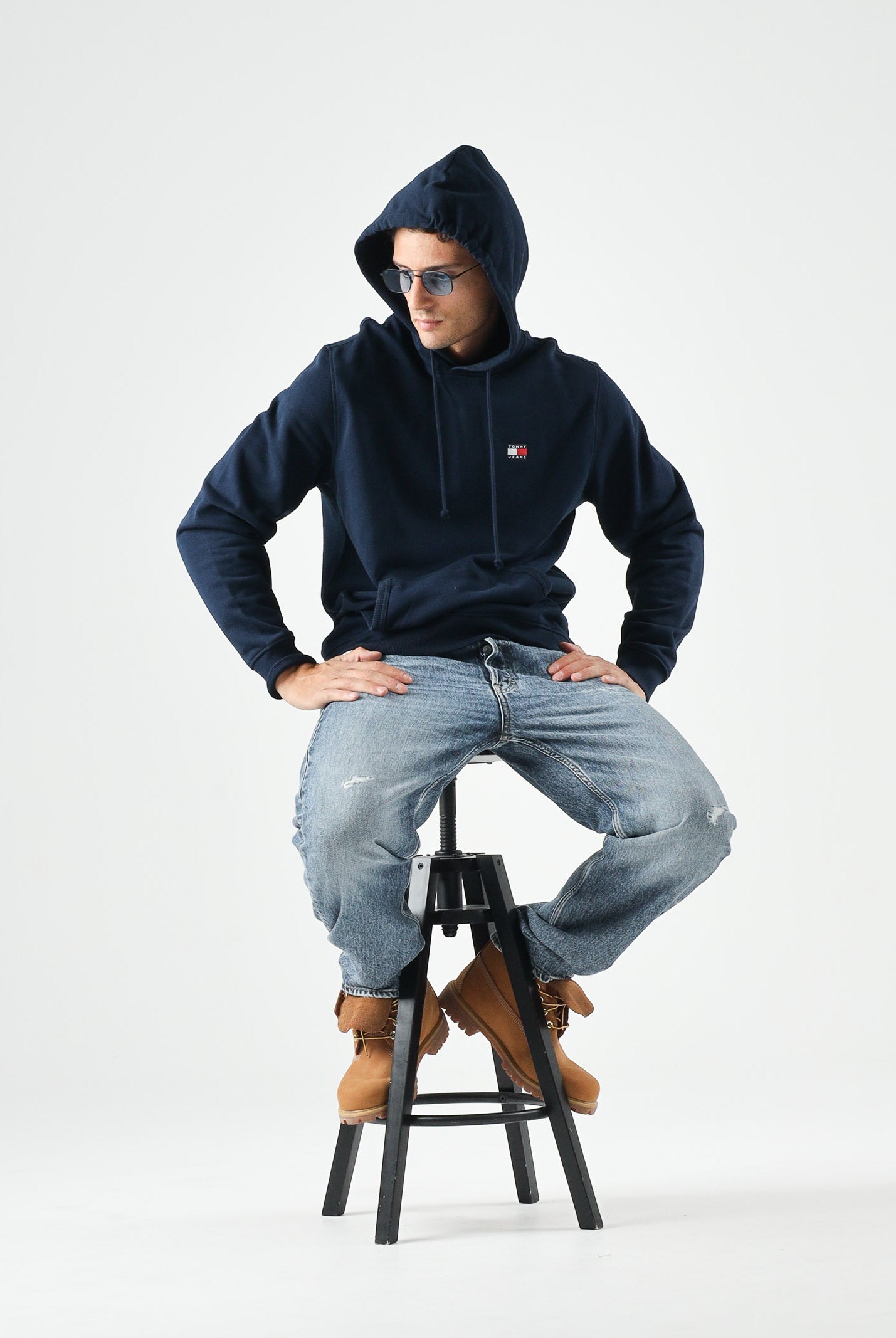 TOMMY JEANS Felpa REGULAR BADGE HOODIE con cappuccio navy blu da uomo<BR/> DM0DM21922 C1G TOMMY JEANS