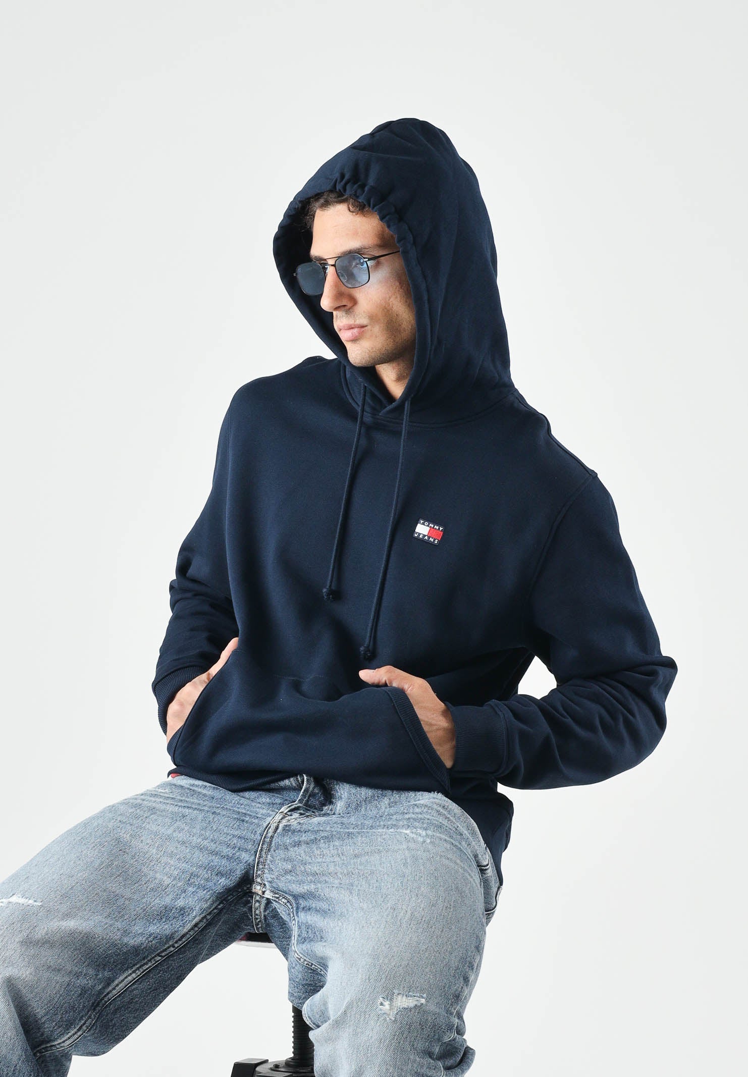 TOMMY JEANS Felpa REGULAR BADGE HOODIE con cappuccio navy blu da uomo<BR/> DM0DM21922 C1G TOMMY JEANS