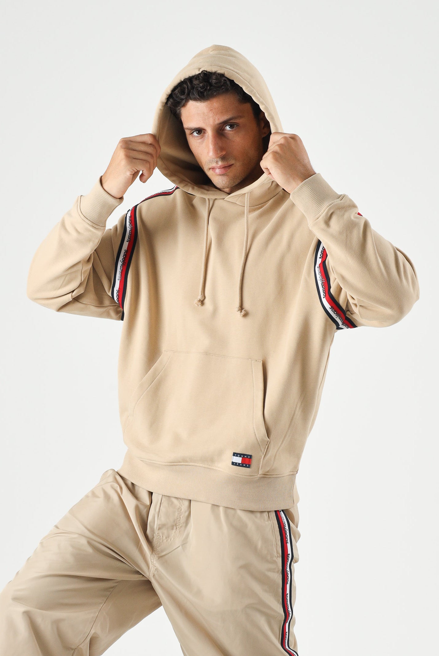TOMMY JEANS Felpa TJM RELAXED con cappuccio gentle gold beige da uomo<BR/> DM0DM23155 AB9 TOMMY JEANS
